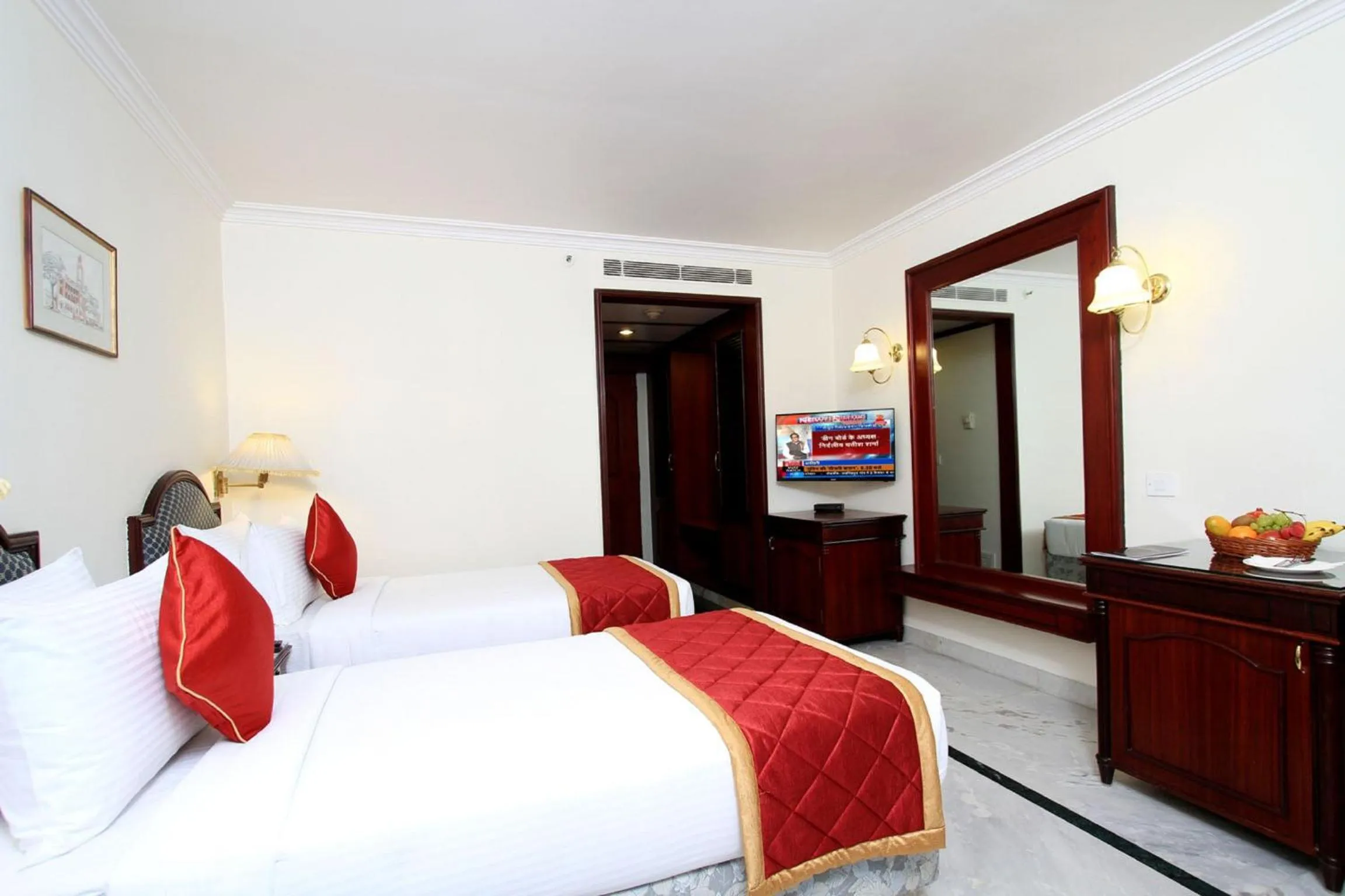 TV and multimedia, Bed in The Rialto Hotel