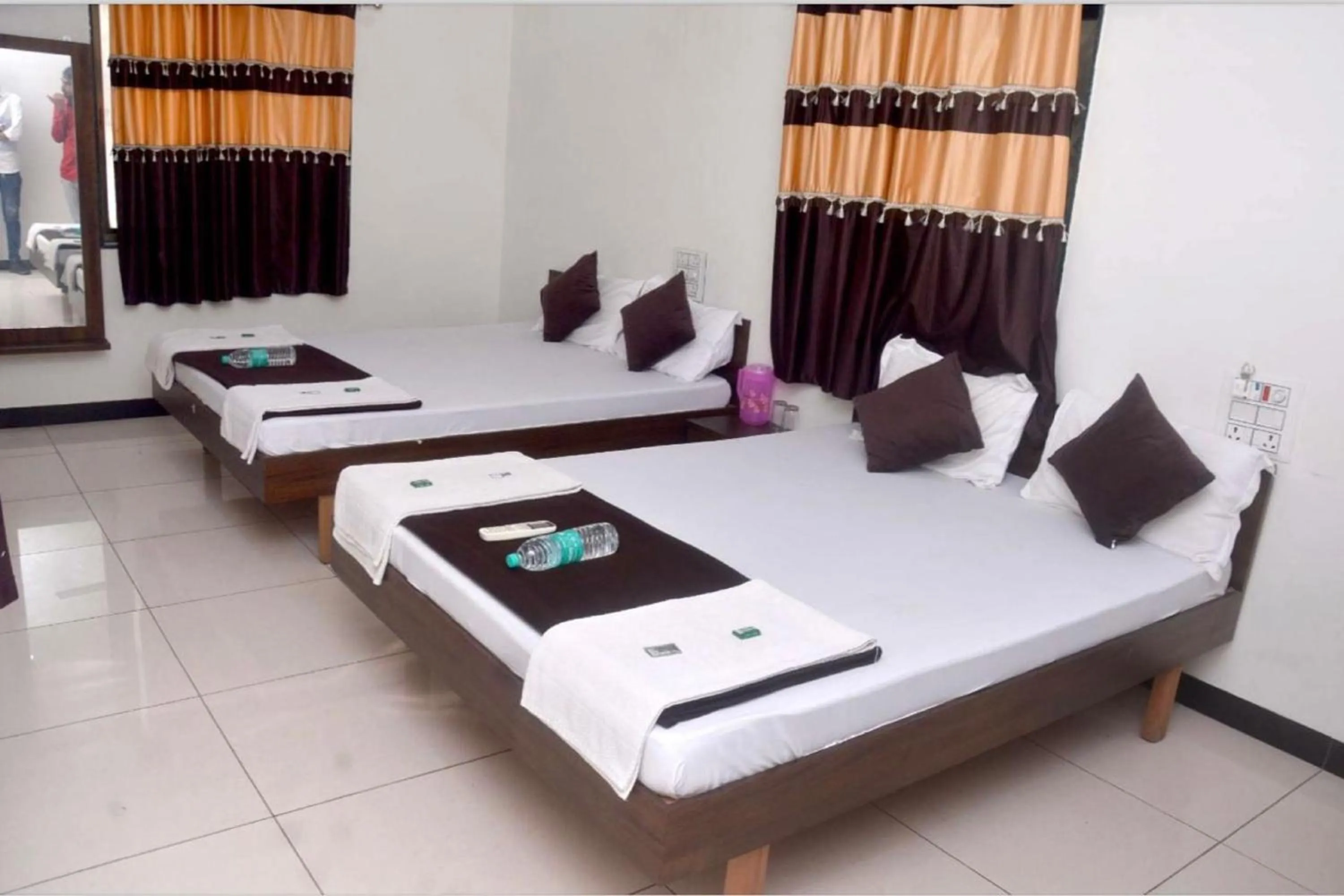 Bed in Hotel Kaanha - Dwarka