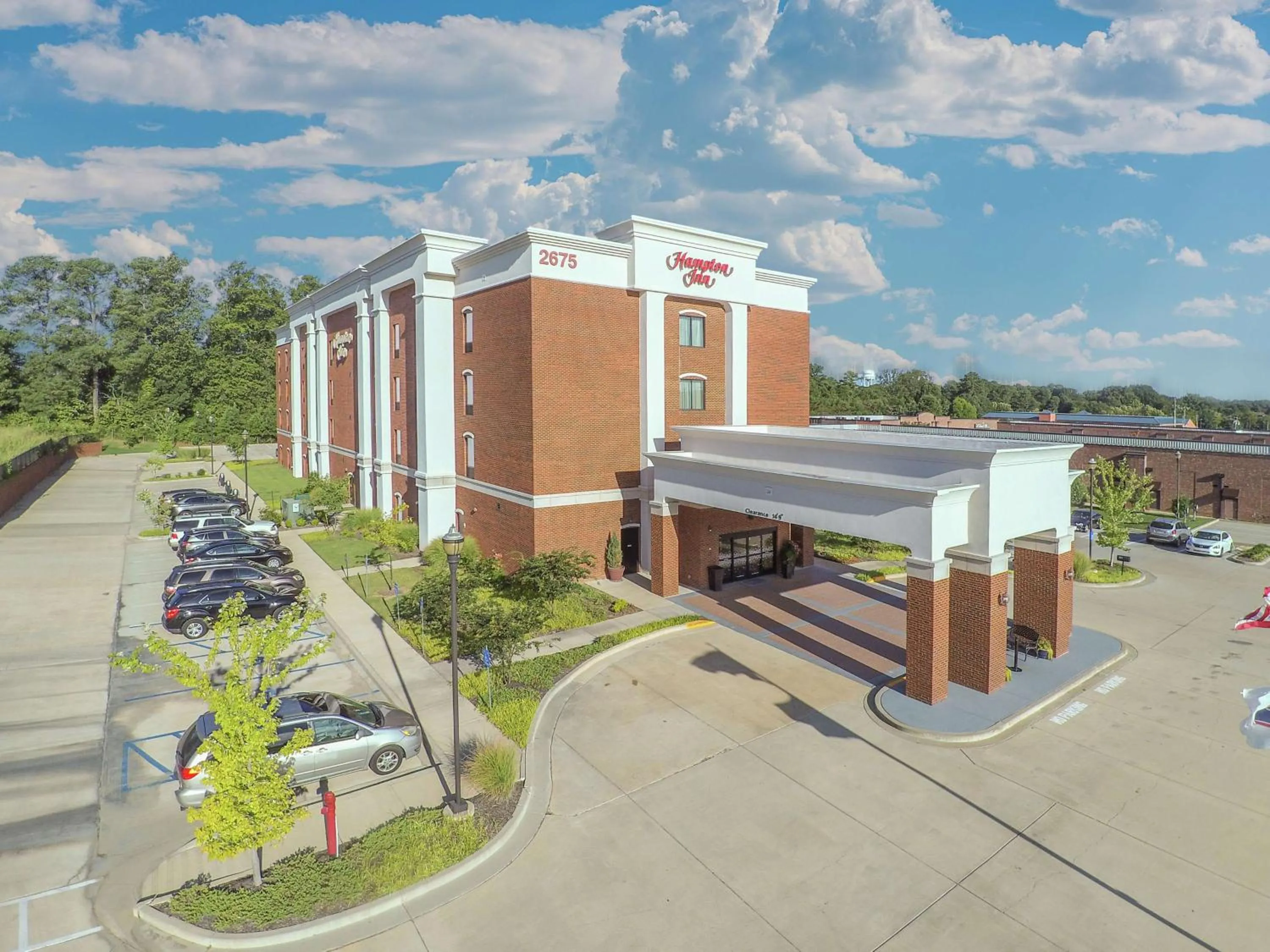 Property building in Hampton Inn Hernando, MS