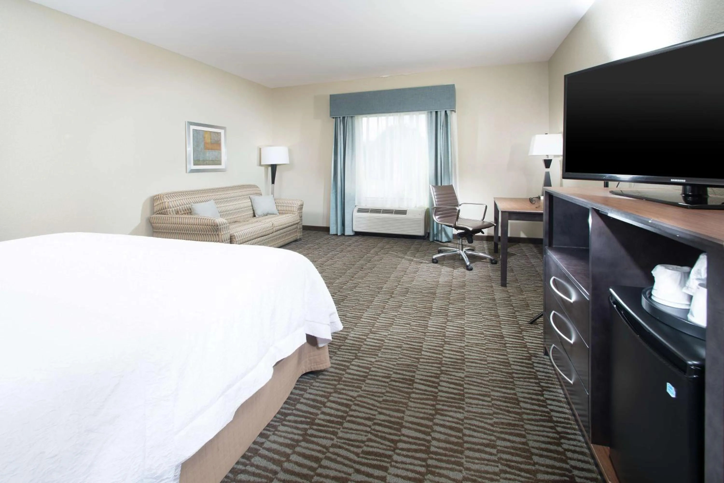 Bedroom, Bed in Hampton Inn Hernando, MS