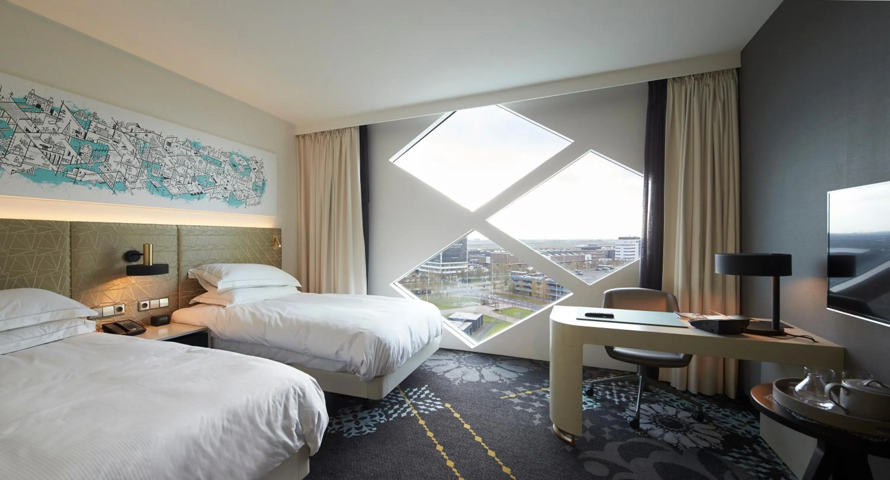 Bedroom, Bed in Hilton Amsterdam Airport Schiphol