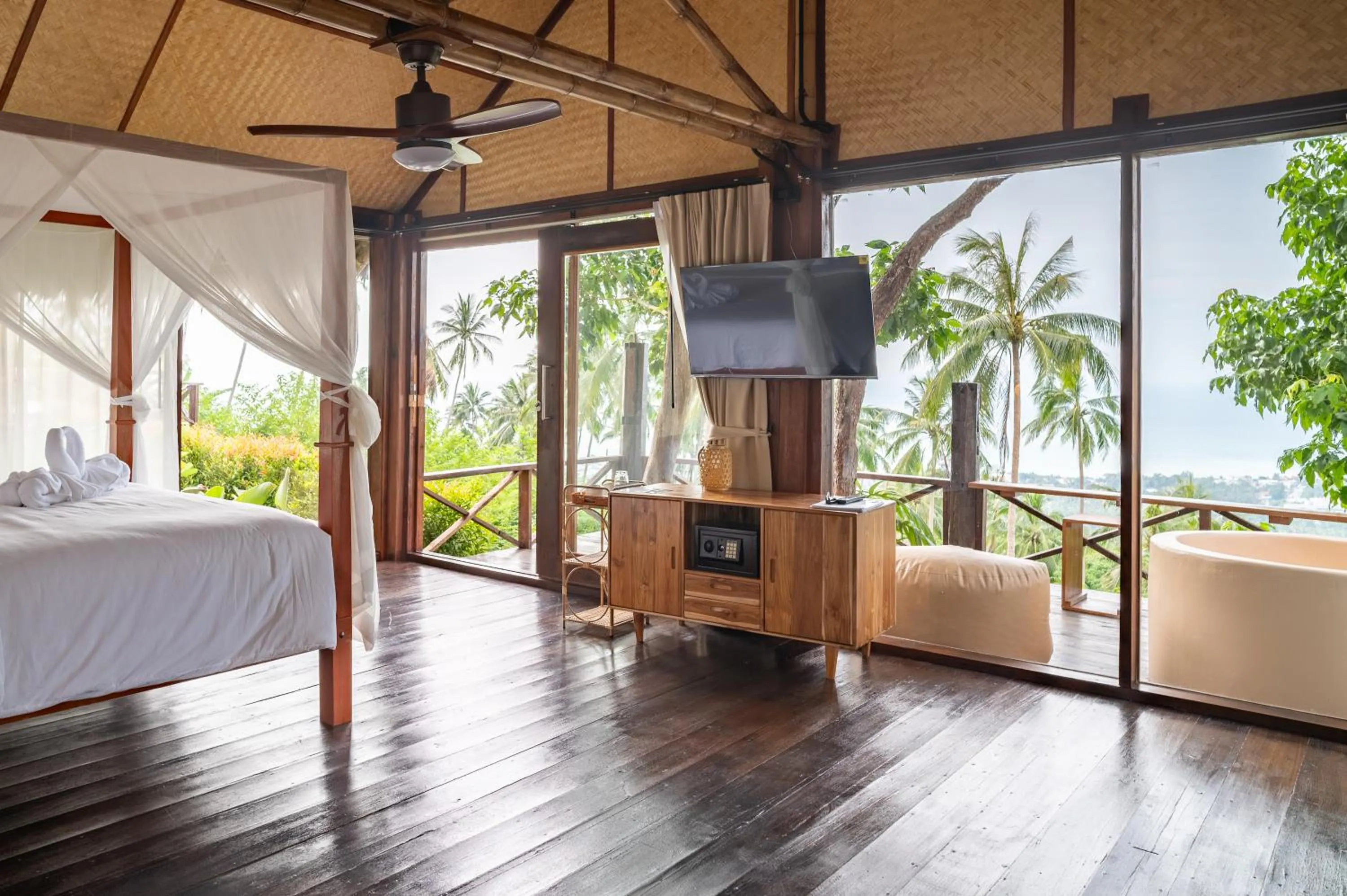 View (from property/room), Bed in RoomQuest THEVA Resort Koh Samui