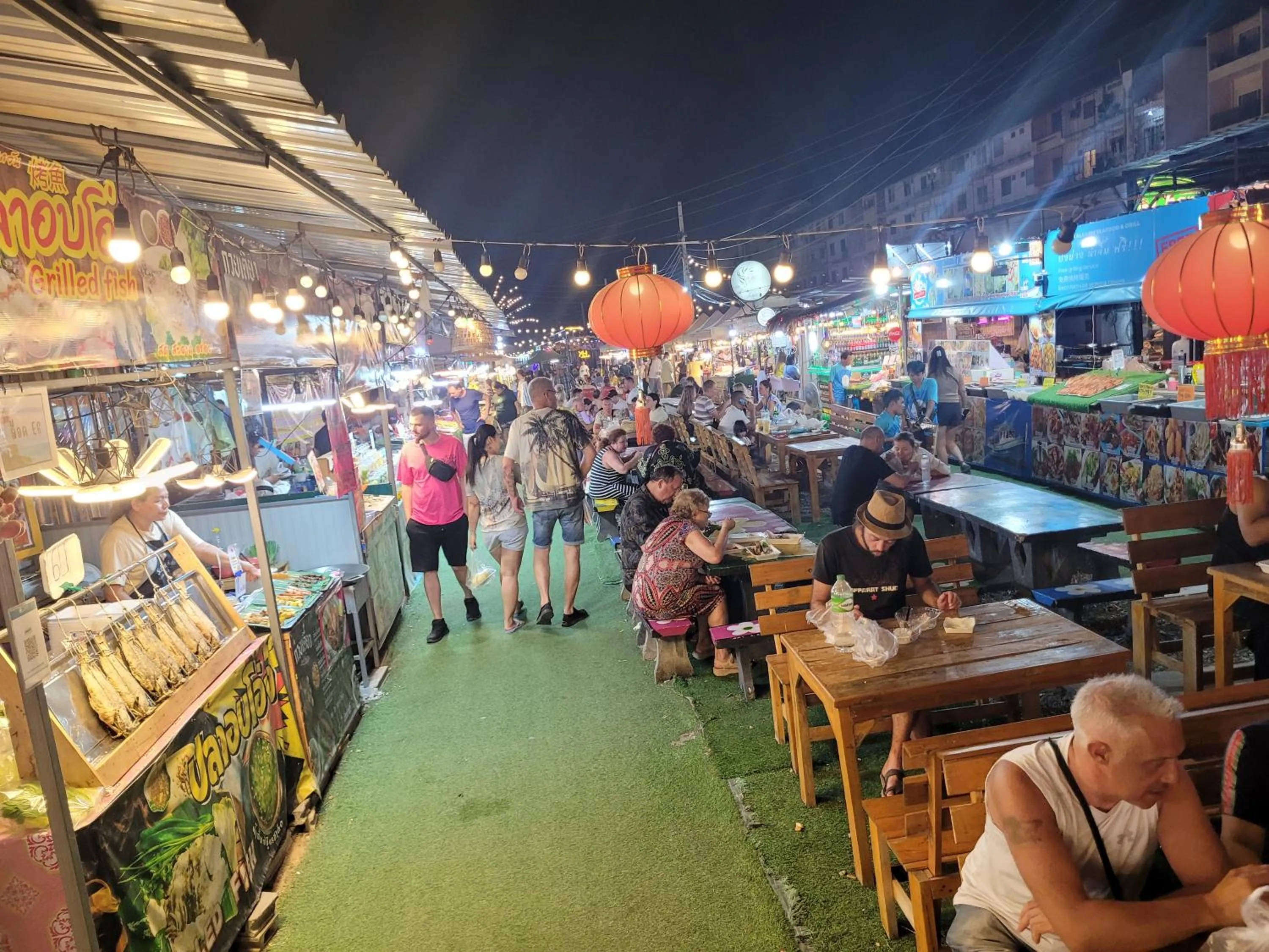 Restaurant/places to eat in Sorot Darika Jomtien Beach