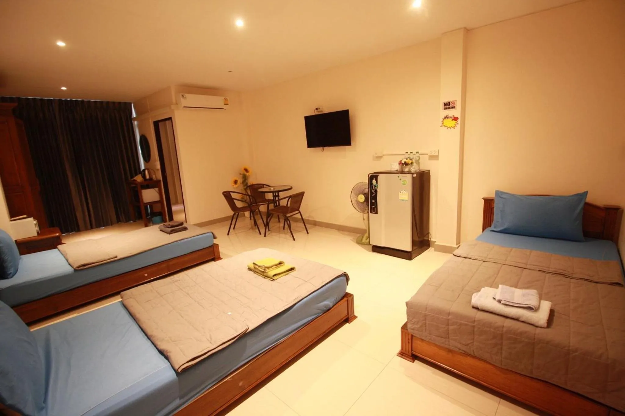 Photo of the whole room, Bed in Sorot Darika Jomtien Beach