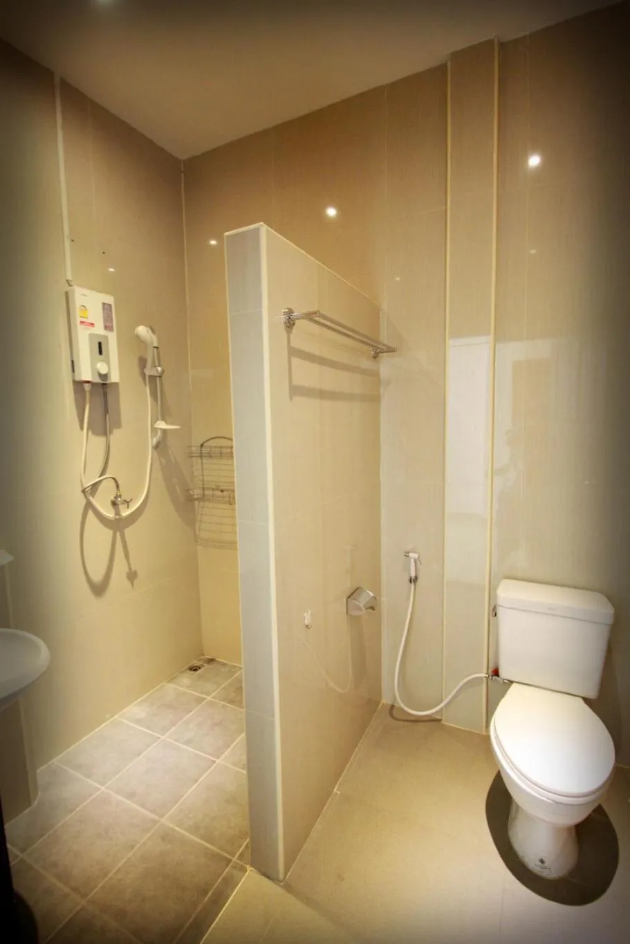 Shower in Sorot Darika Jomtien Beach