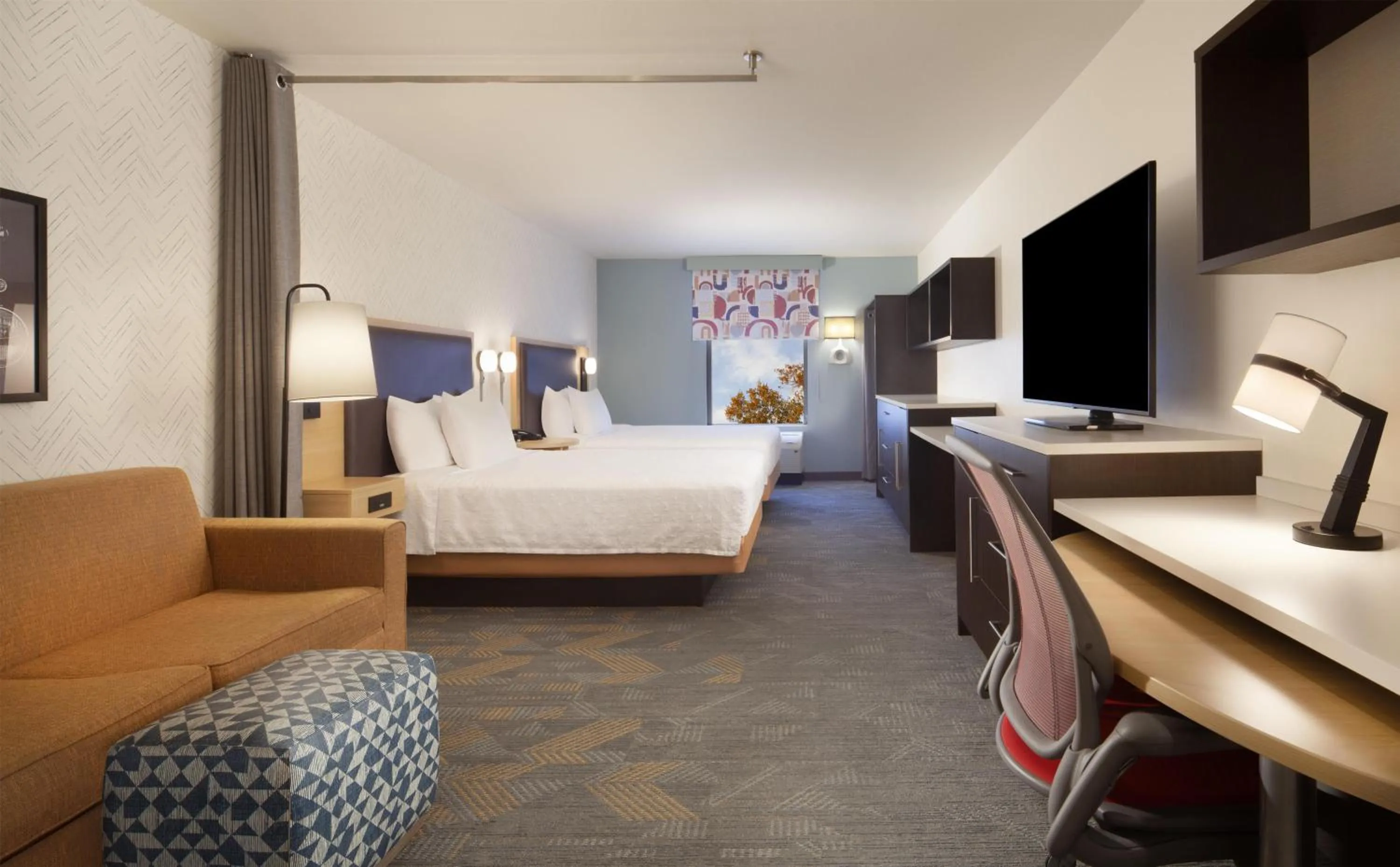 Living room, Bed in Home2 Suites by Hilton Canton