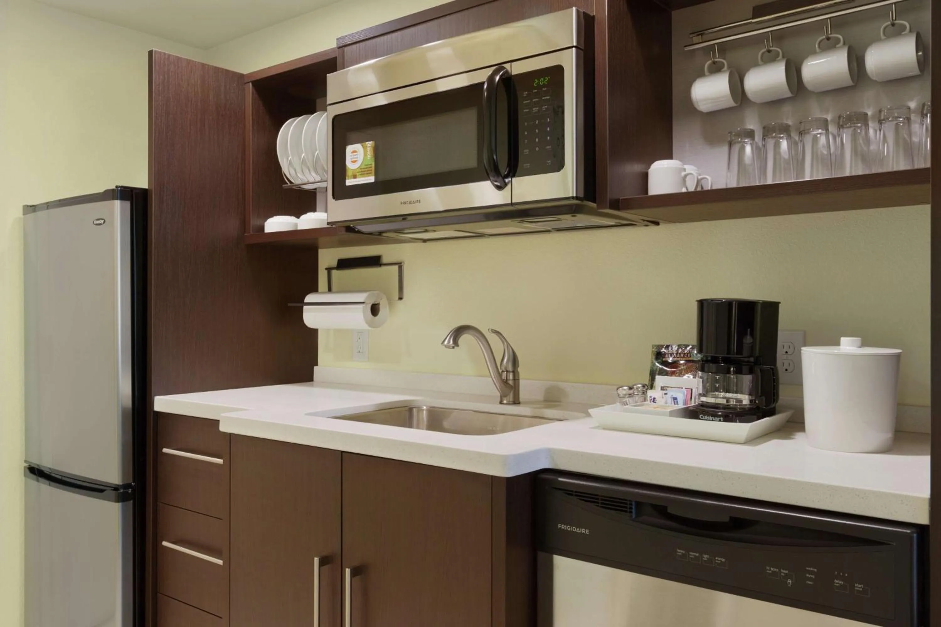 Kitchen or kitchenette in Home2 Suites by Hilton Canton