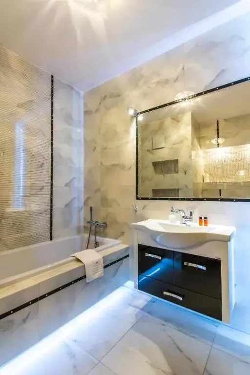 Shower in inQse Warsaw Centre