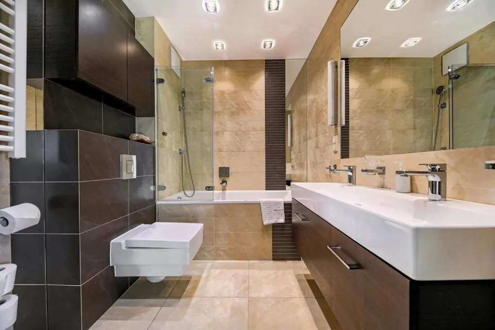 Shower in inQse Warsaw Centre