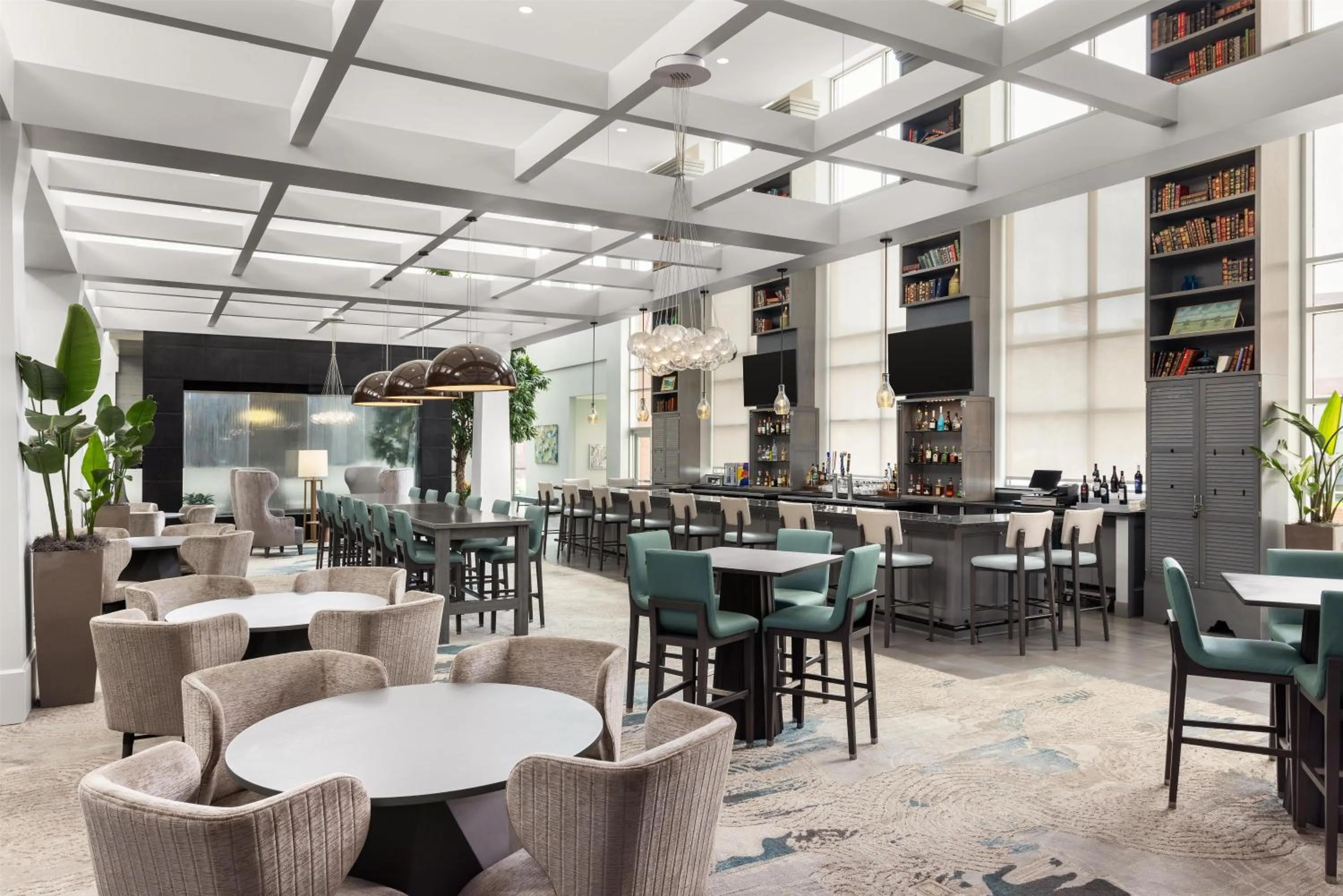 Lounge or bar in Embassy Suites Charlotte/Ayrsley