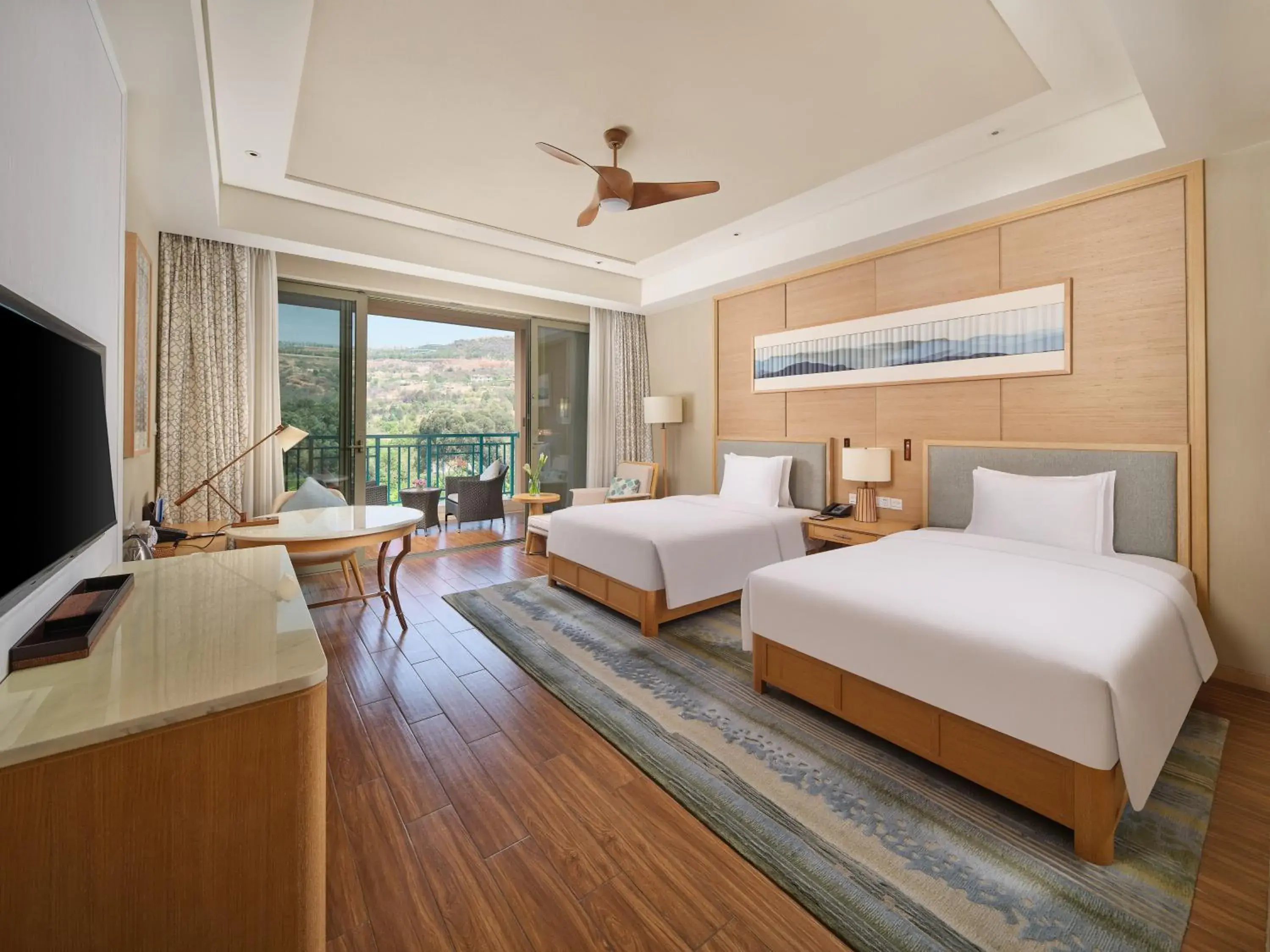 Executive Twin Room in Hilton Yuxi Fuxian Lake Executive Twin Room in Hilton Yuxi Fuxian Lake