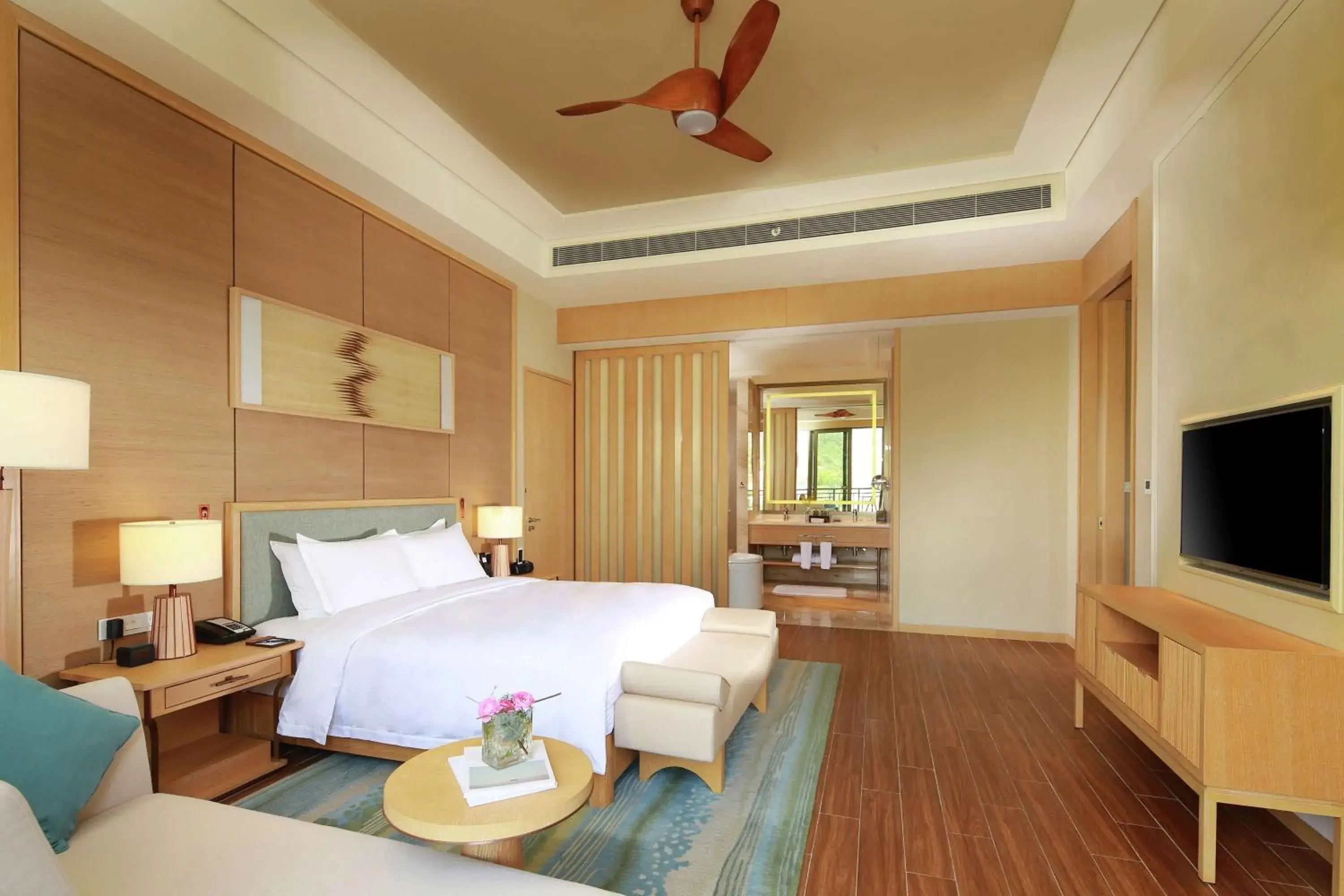 One-Bedroom Suite in Hilton Yuxi Fuxian Lake One-Bedroom Suite in Hilton Yuxi Fuxian Lake