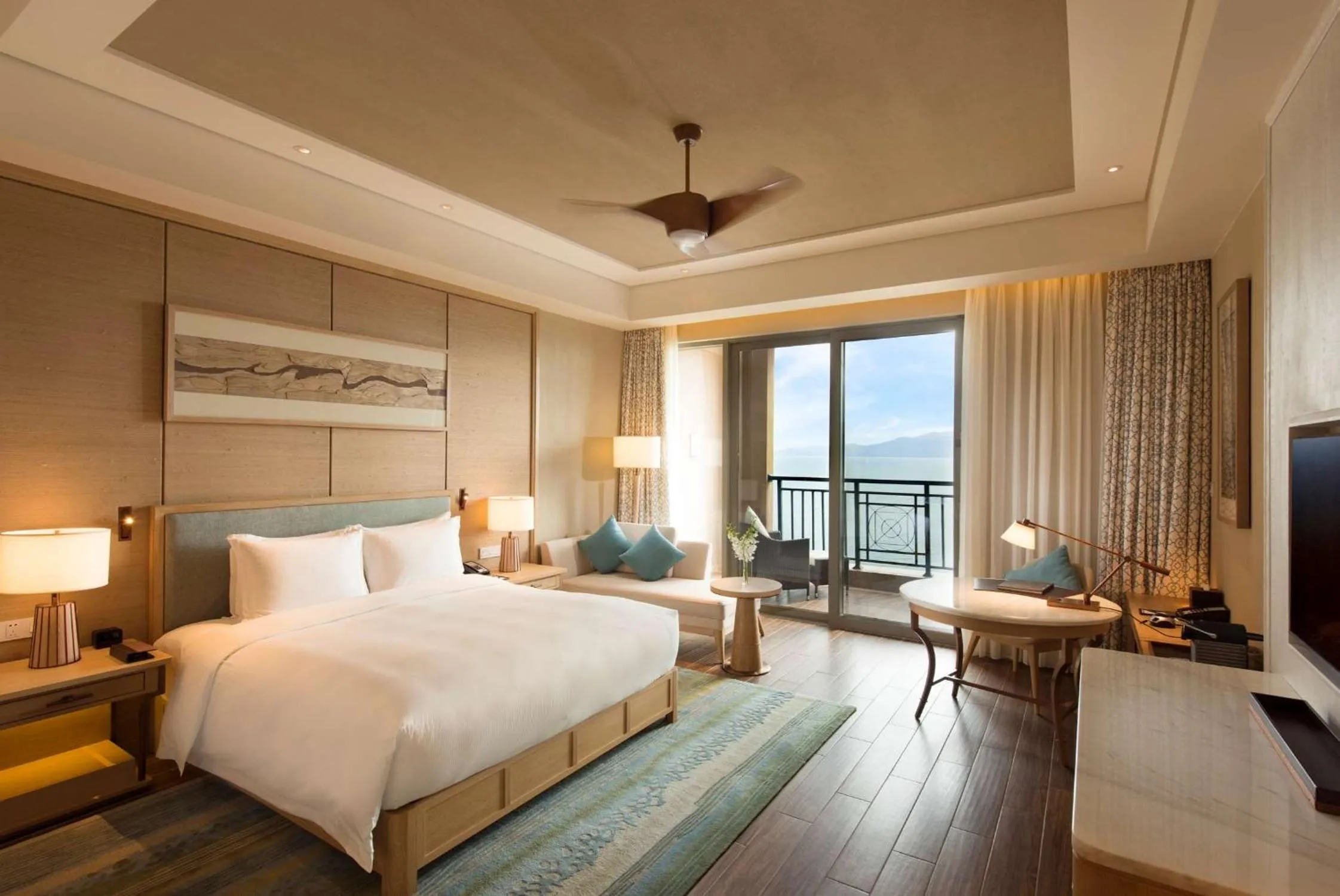 Bedroom, Bed in Hilton Yuxi Fuxian Lake