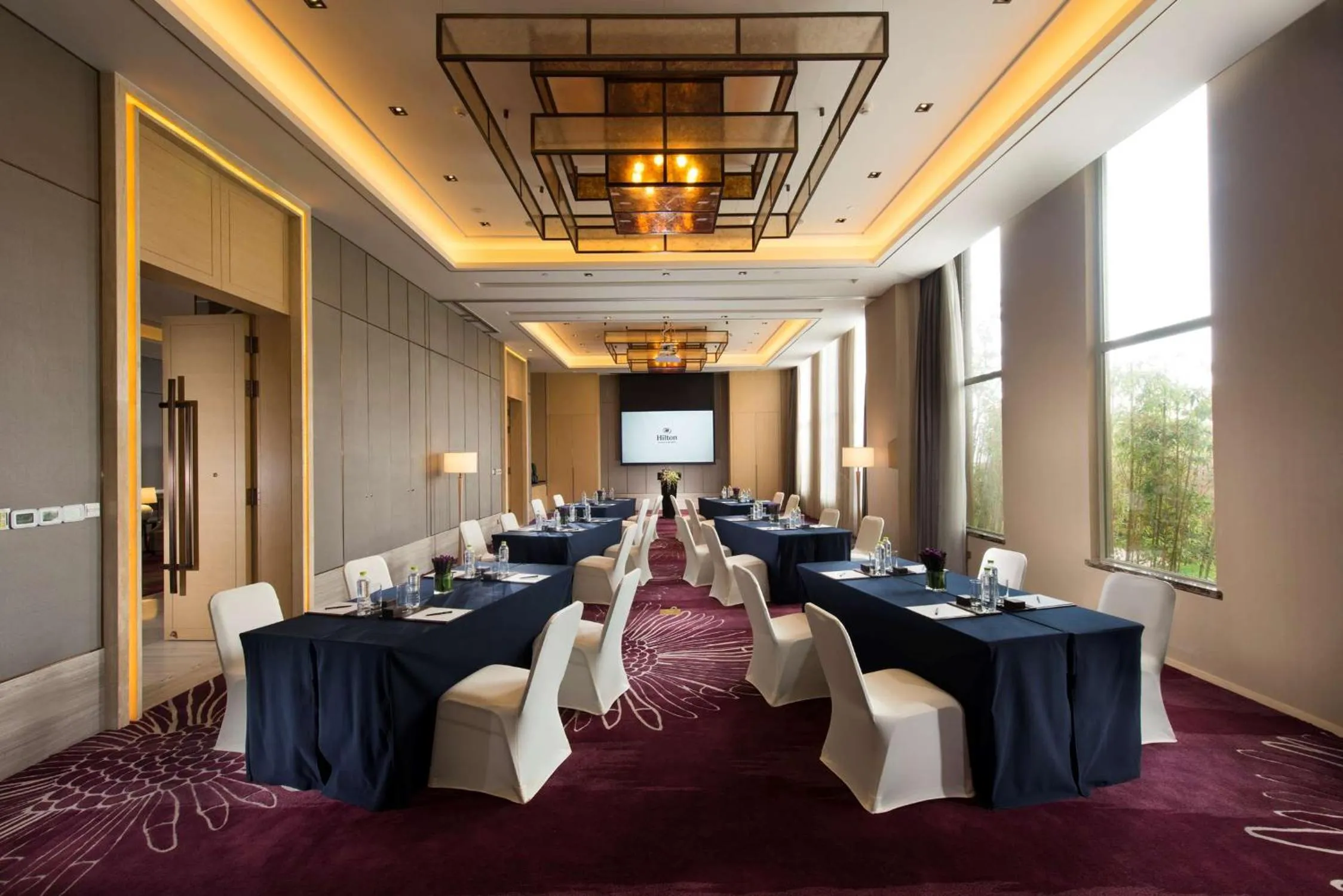 Meeting/conference room in Hilton Yuxi Fuxian Lake