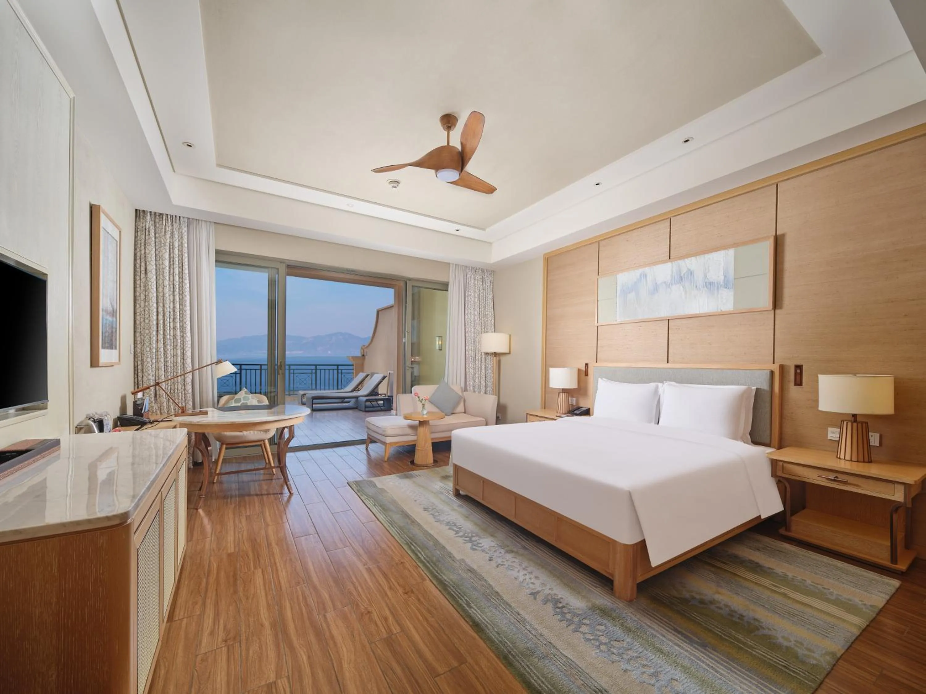 Bed in Hilton Yuxi Fuxian Lake