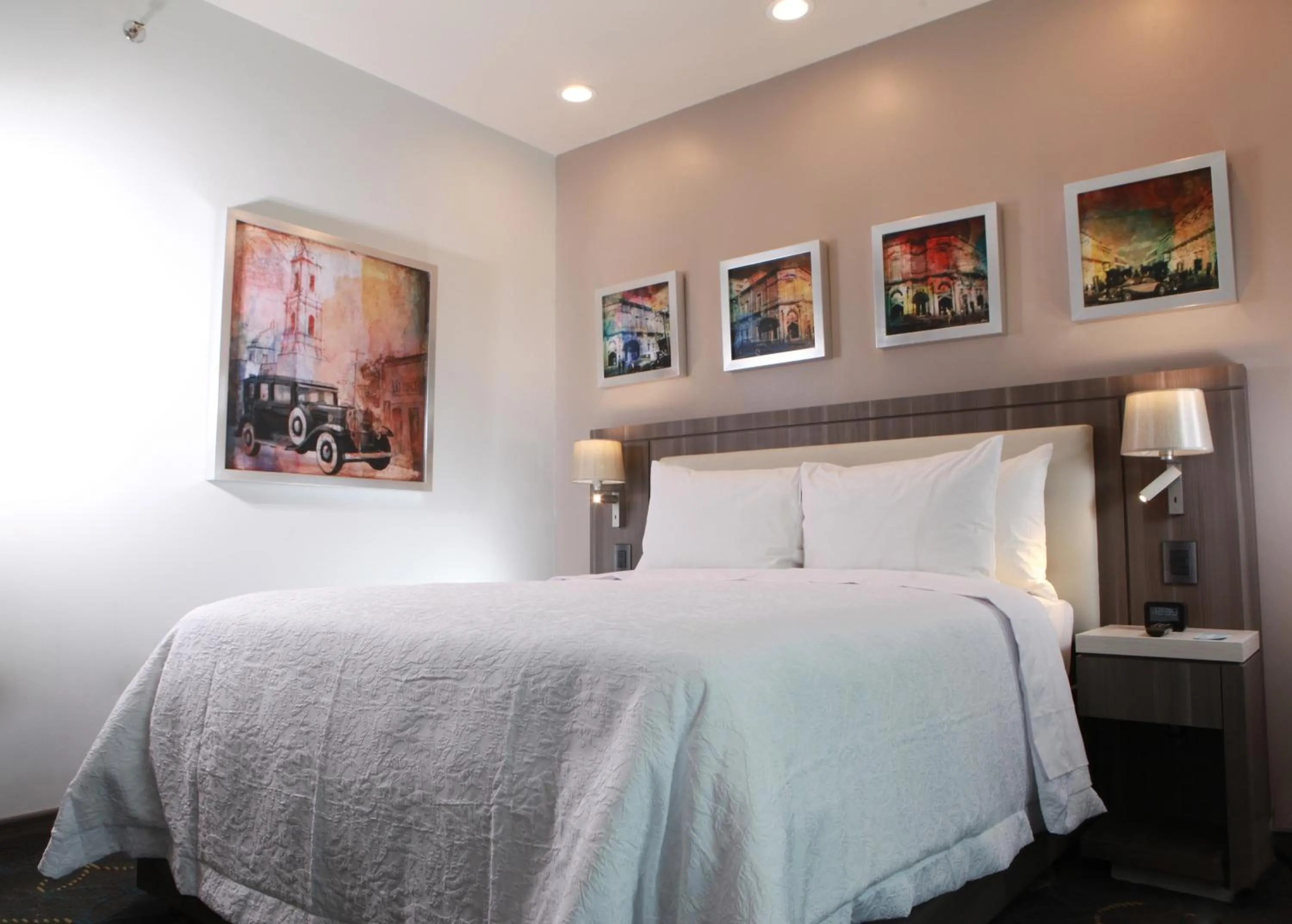 Bed in Hampton Inn & Suites by Hilton Aguascalientes Aeropuerto