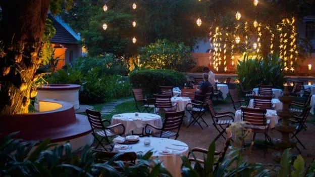 Restaurant/places to eat in Old Harbour Hotel