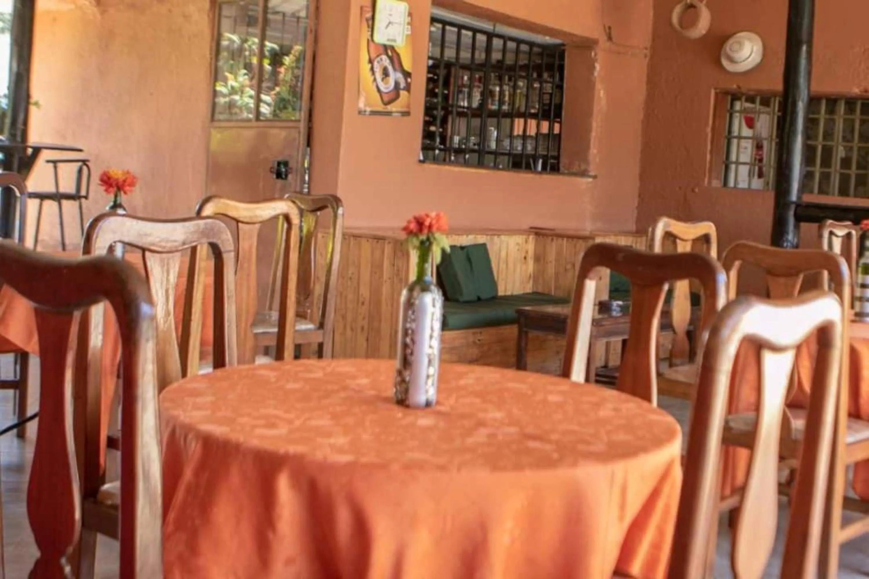 Restaurant/places to eat in Gorilla African Guest House