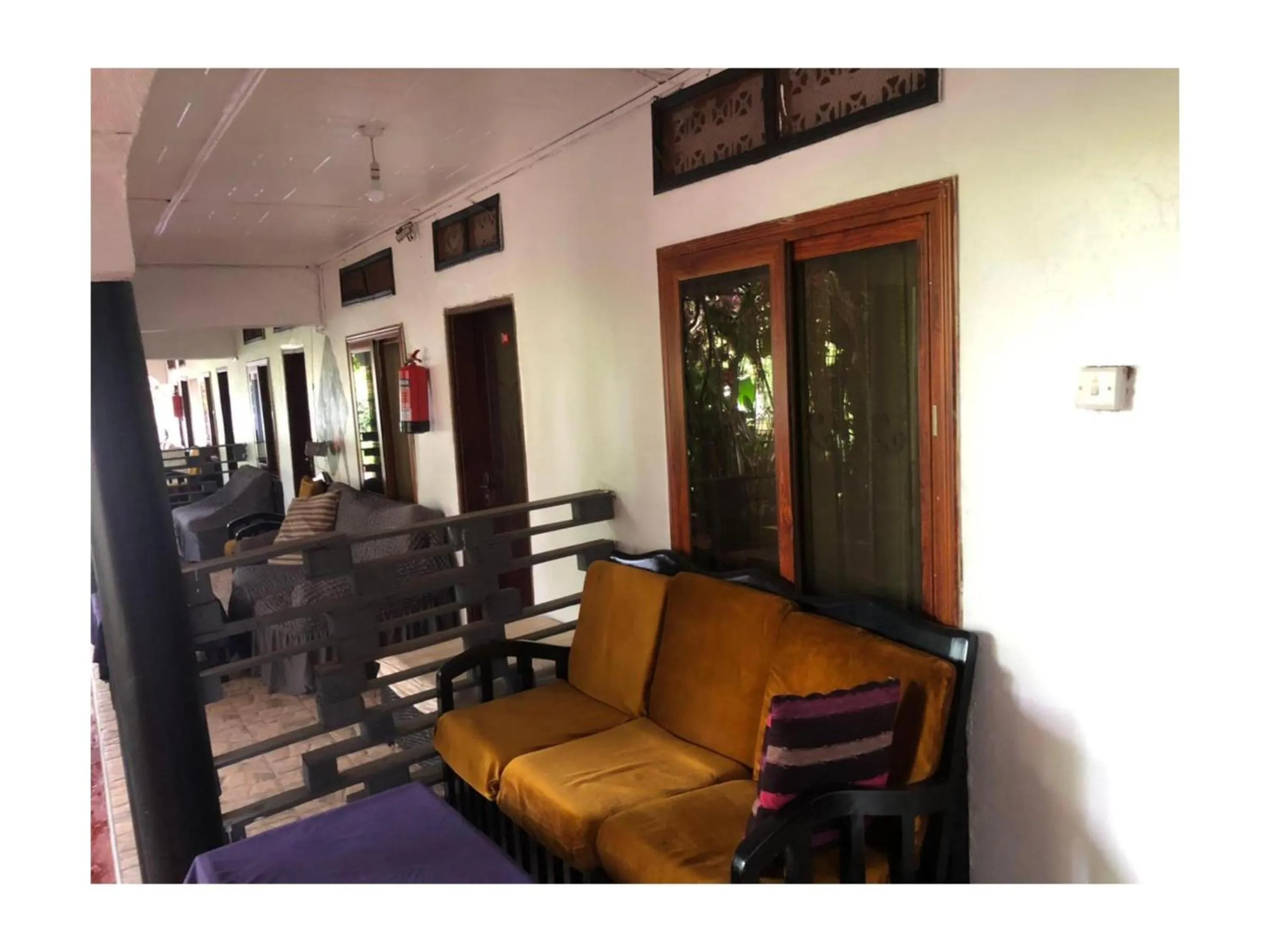 TV and multimedia in Gorilla African Guest House