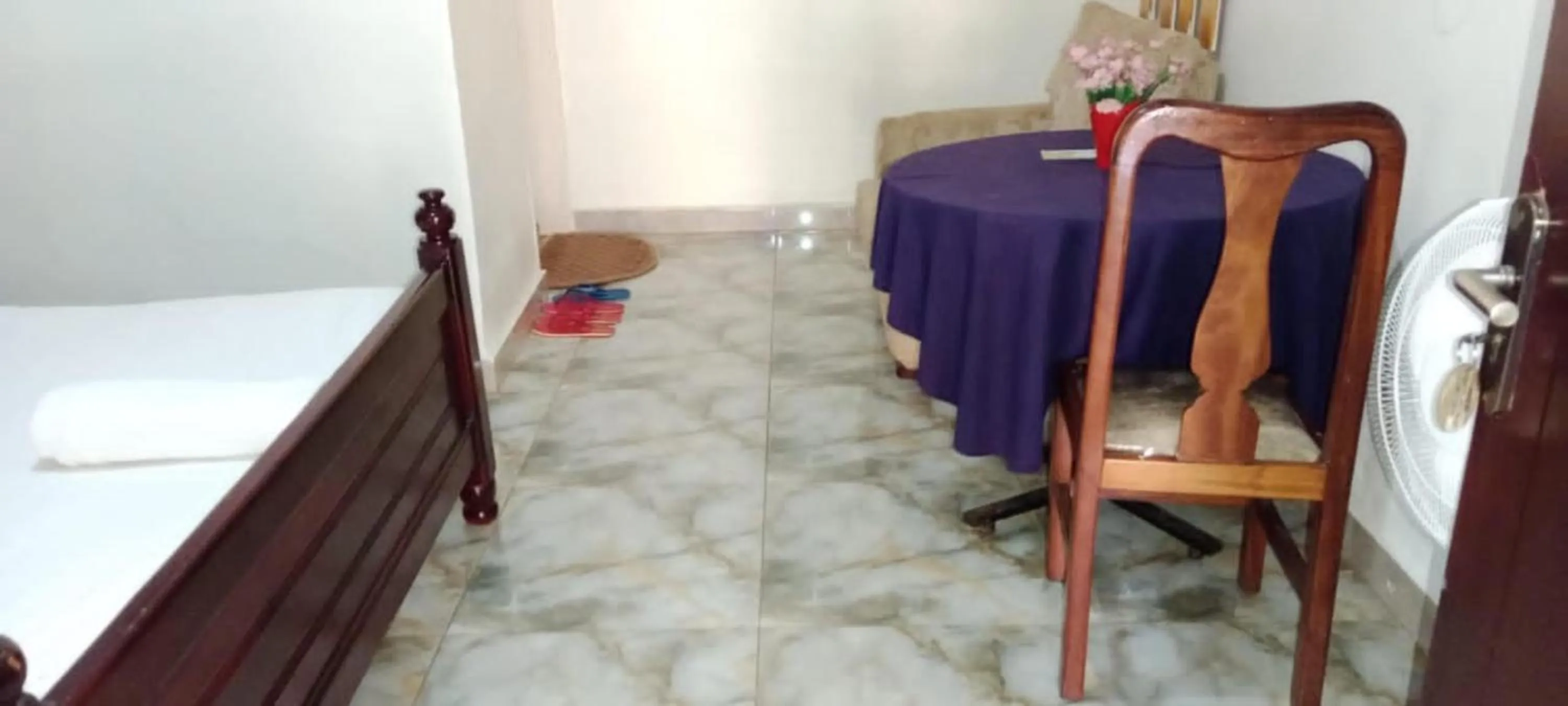 Bed in Gorilla African Guest House