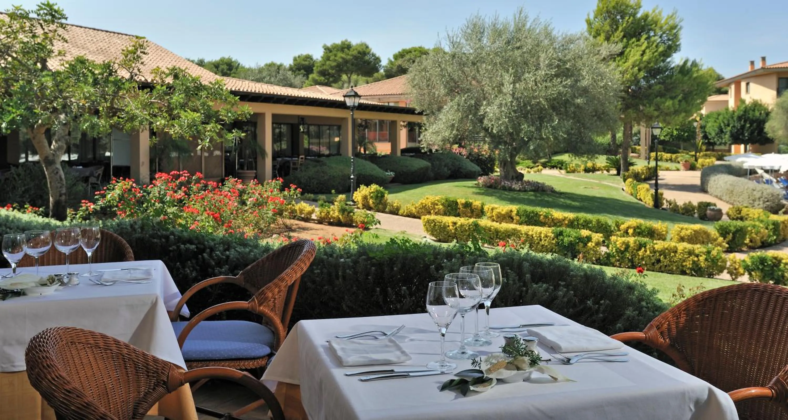 Restaurant/places to eat in Vell Mari Hotel & Resort