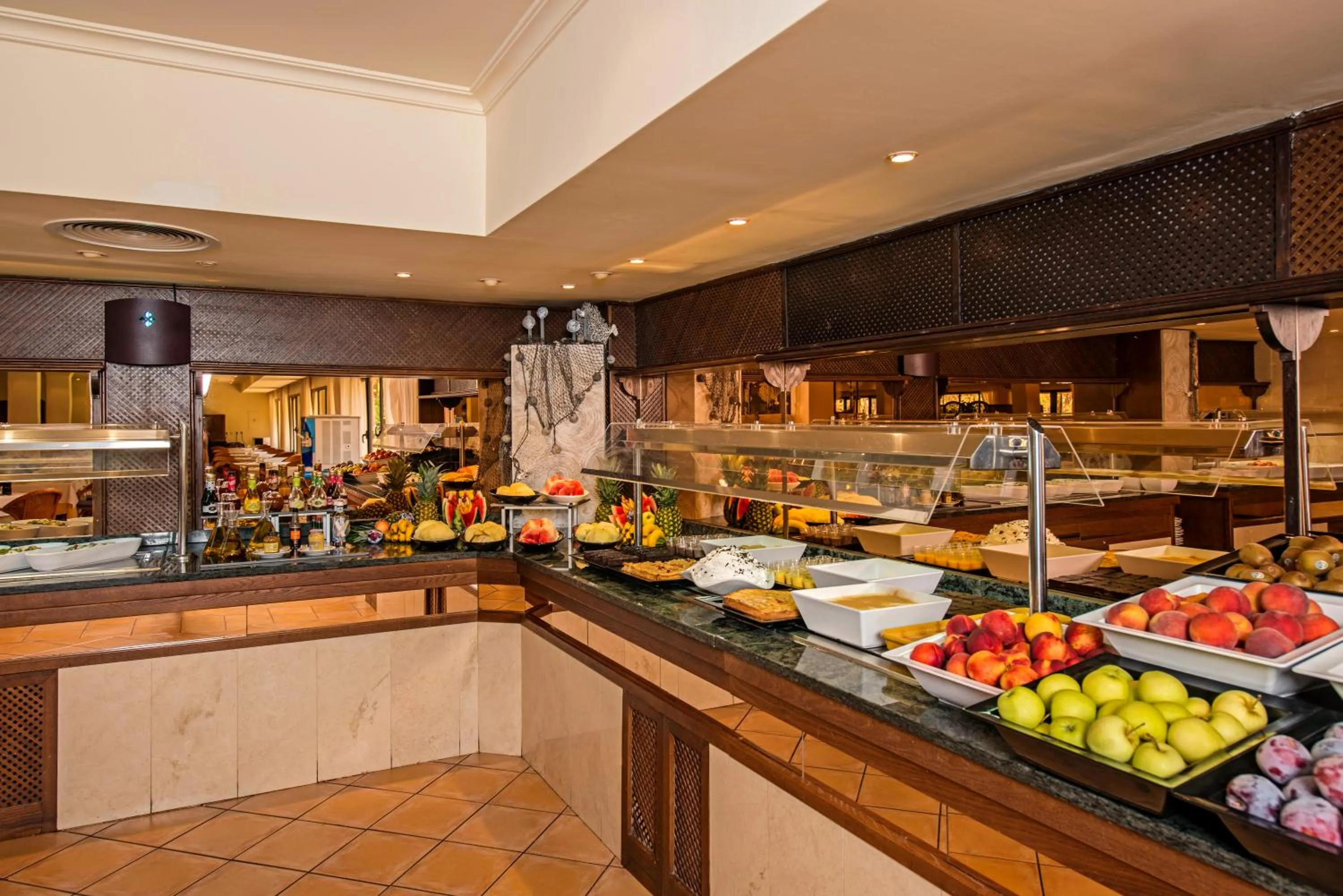 Restaurant/places to eat in Vell Mari Hotel & Resort