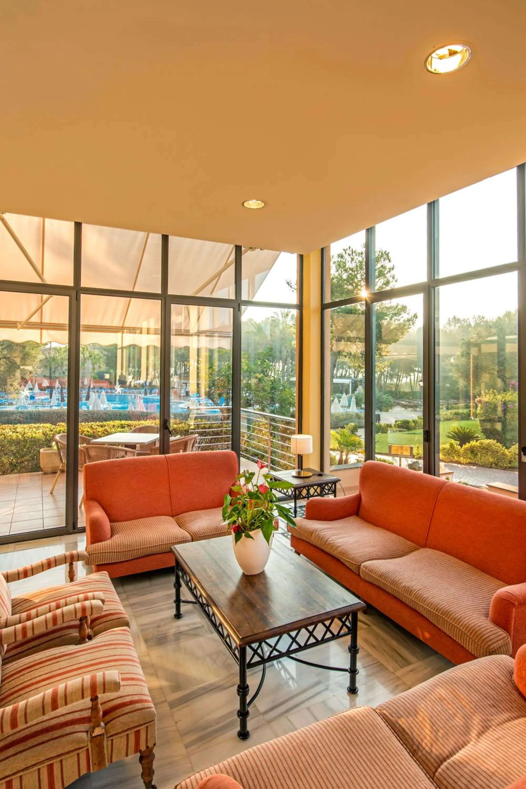 Communal lounge/ TV room in Vell Mari Hotel & Resort