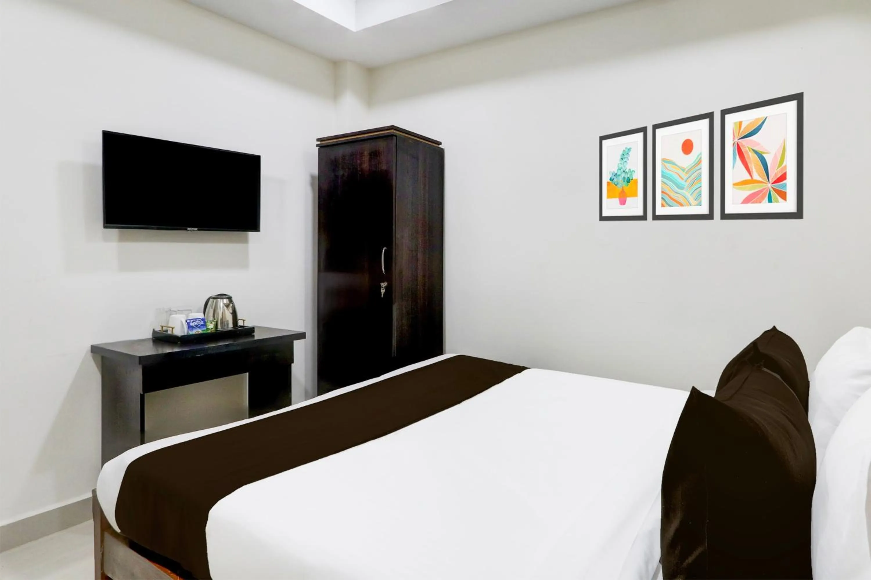 Bedroom, Bed in Super Collection O Madhapur Near Cyber Tower
