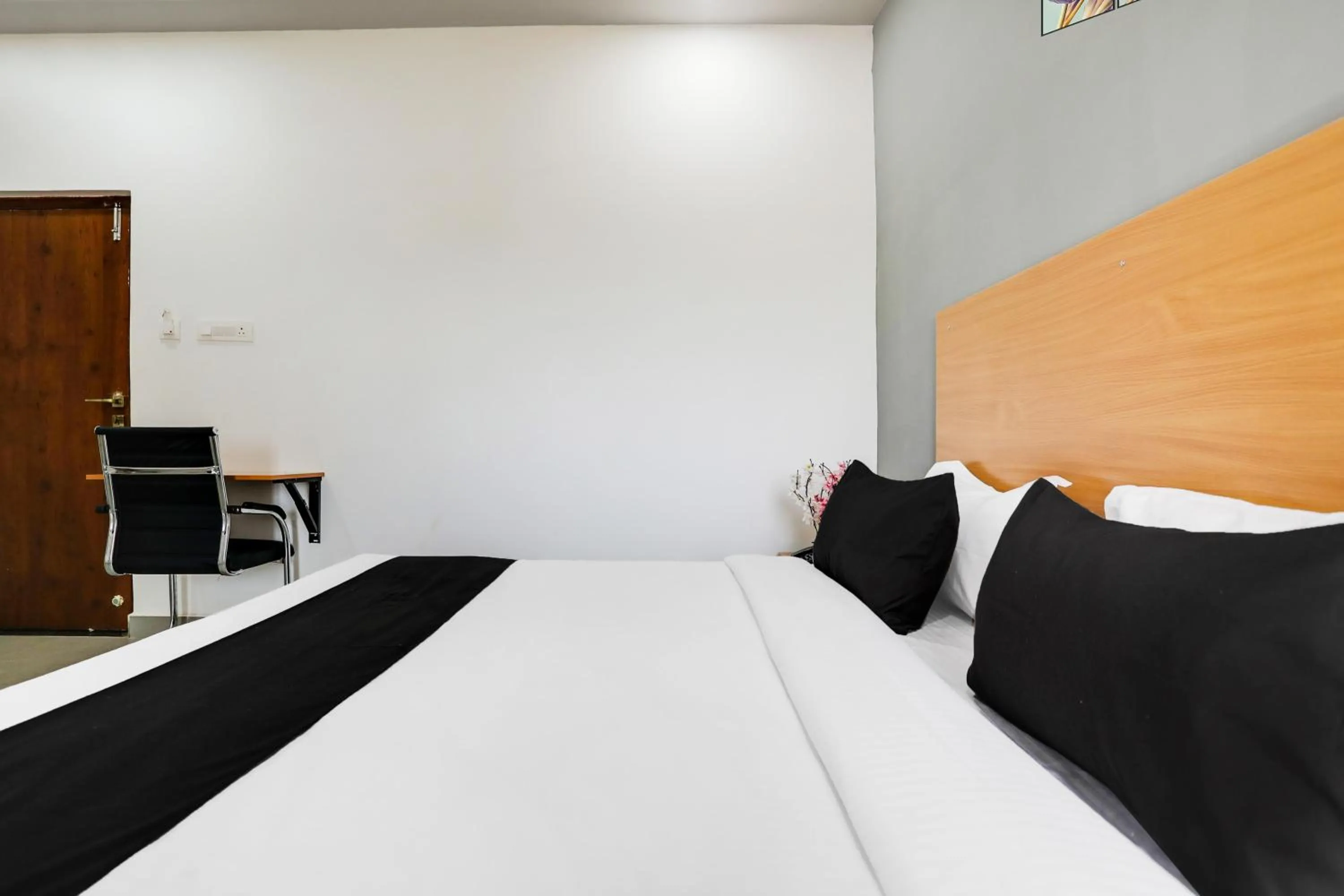 Bedroom, Bed in Super Townhouse Shamshabad Near Airport