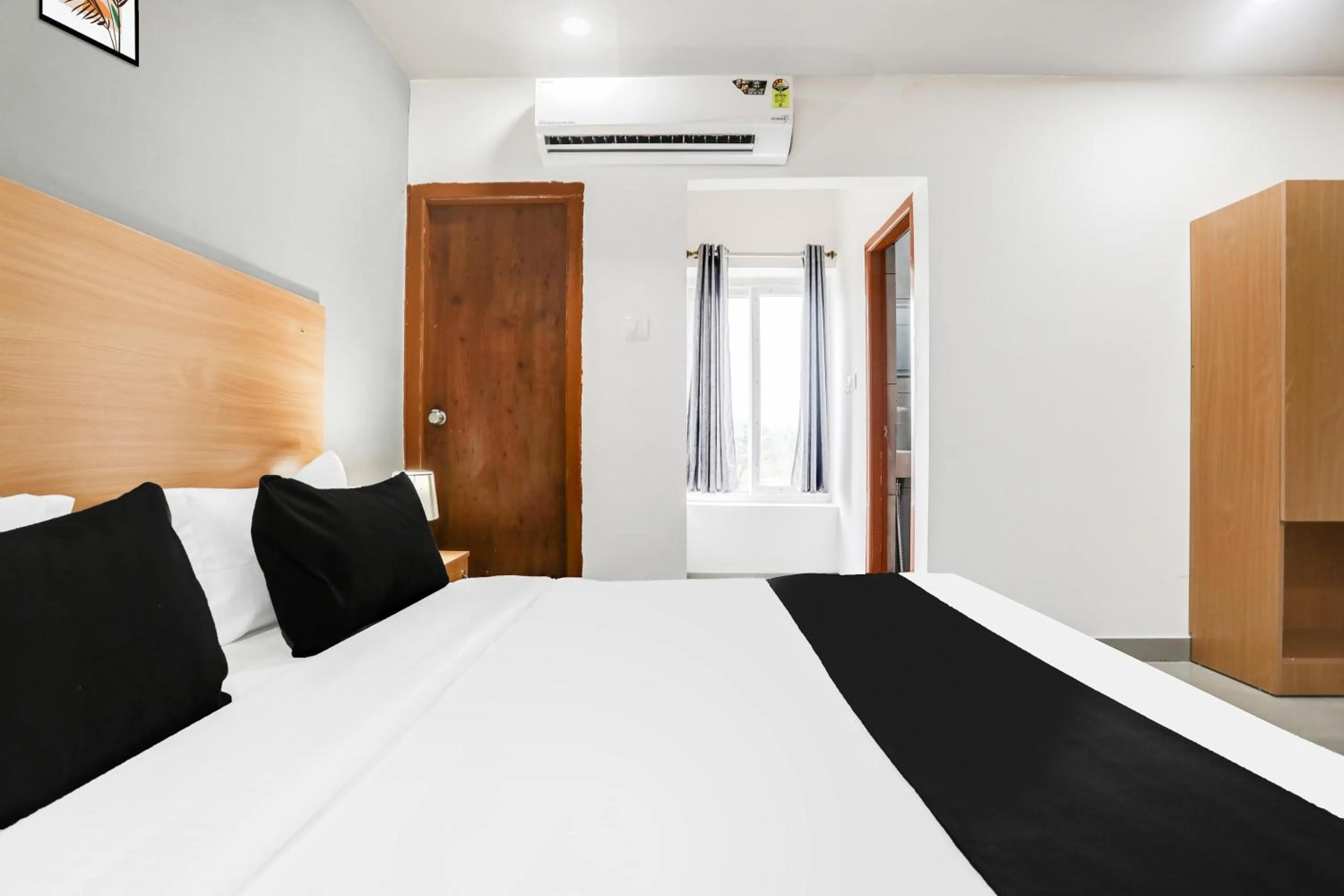 Bedroom, Bed in Super Townhouse Shamshabad Near Airport