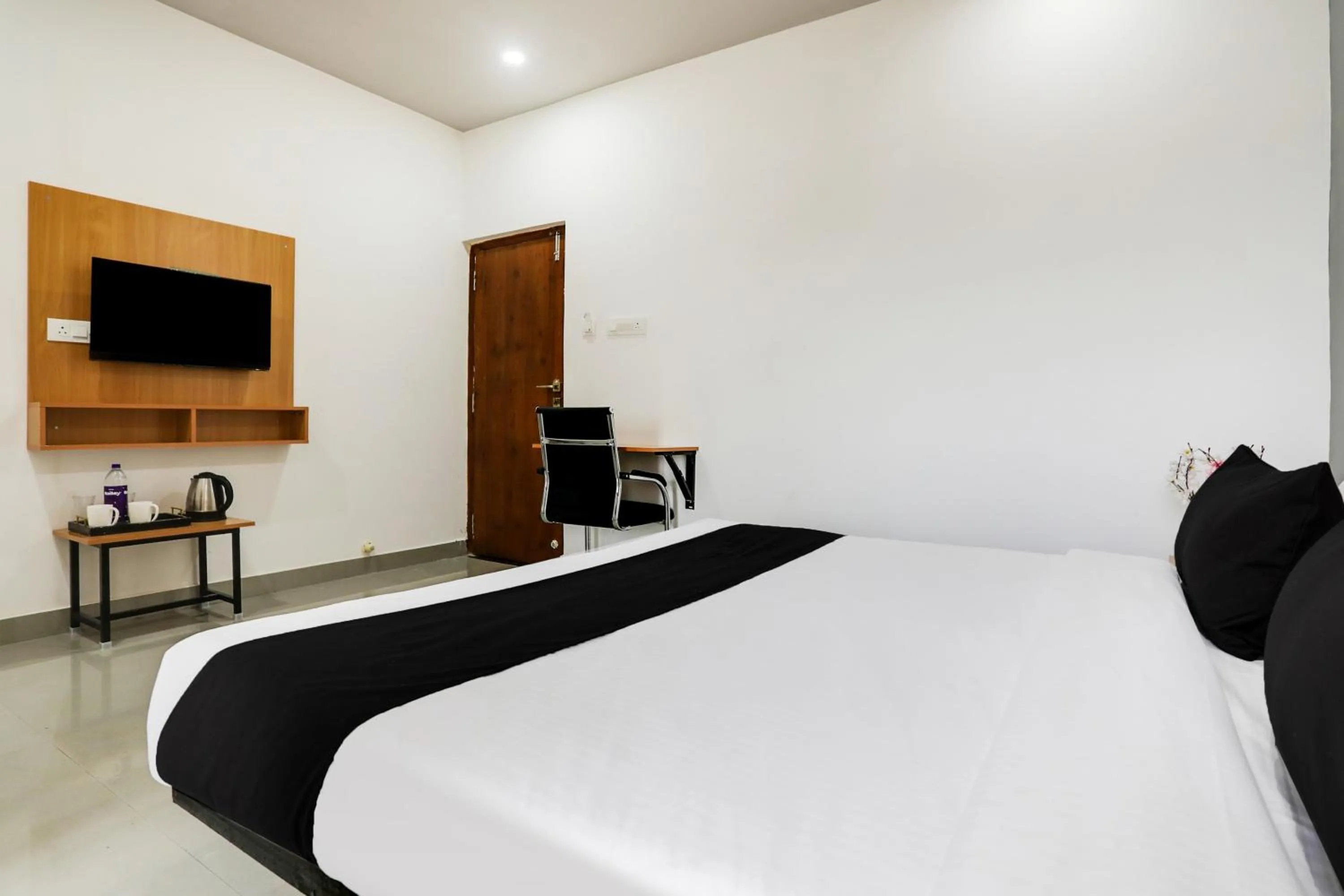 Bedroom, Bed in Super Townhouse Shamshabad Near Airport