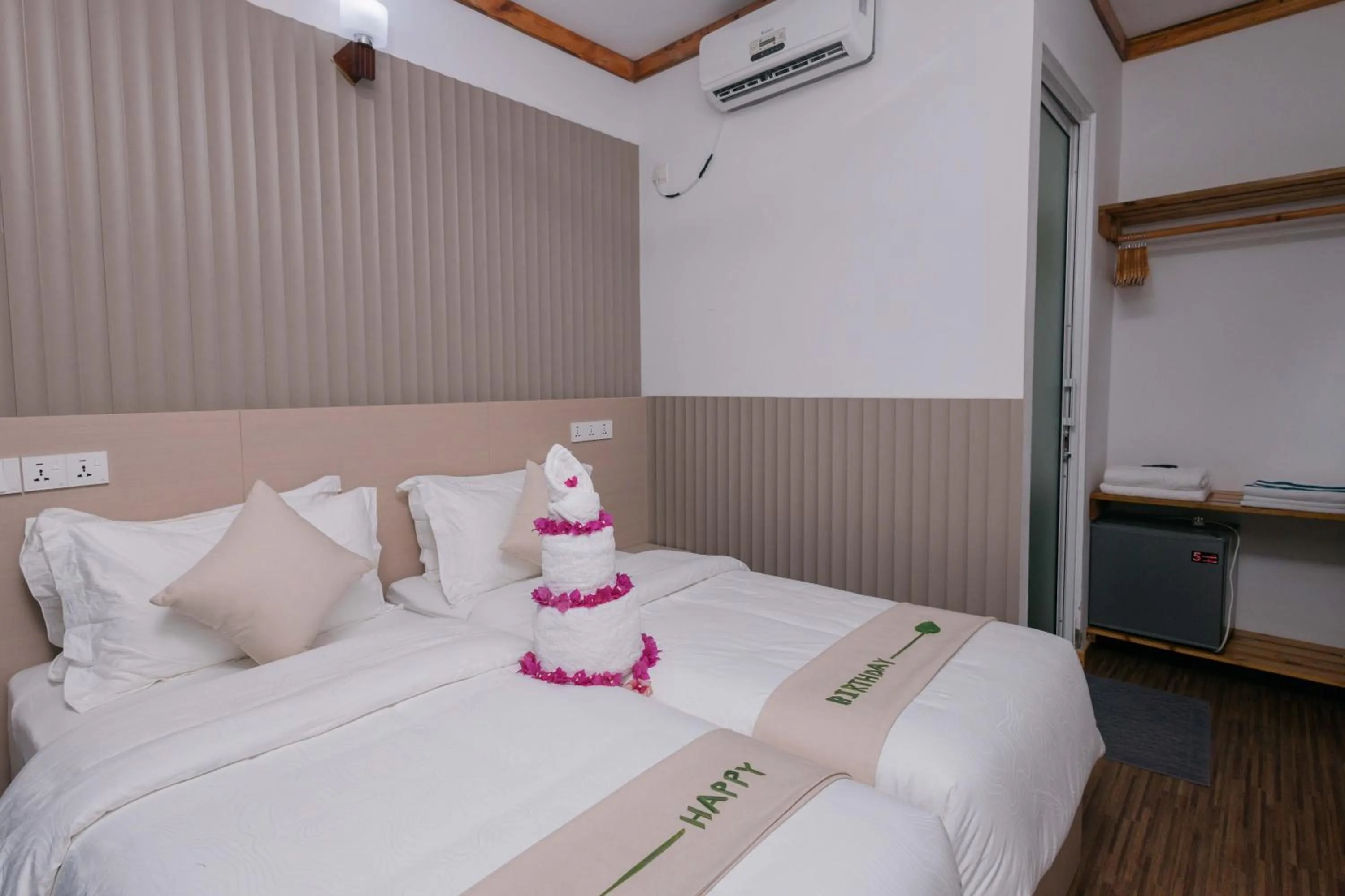 Bed in Navaya Dhiffushi