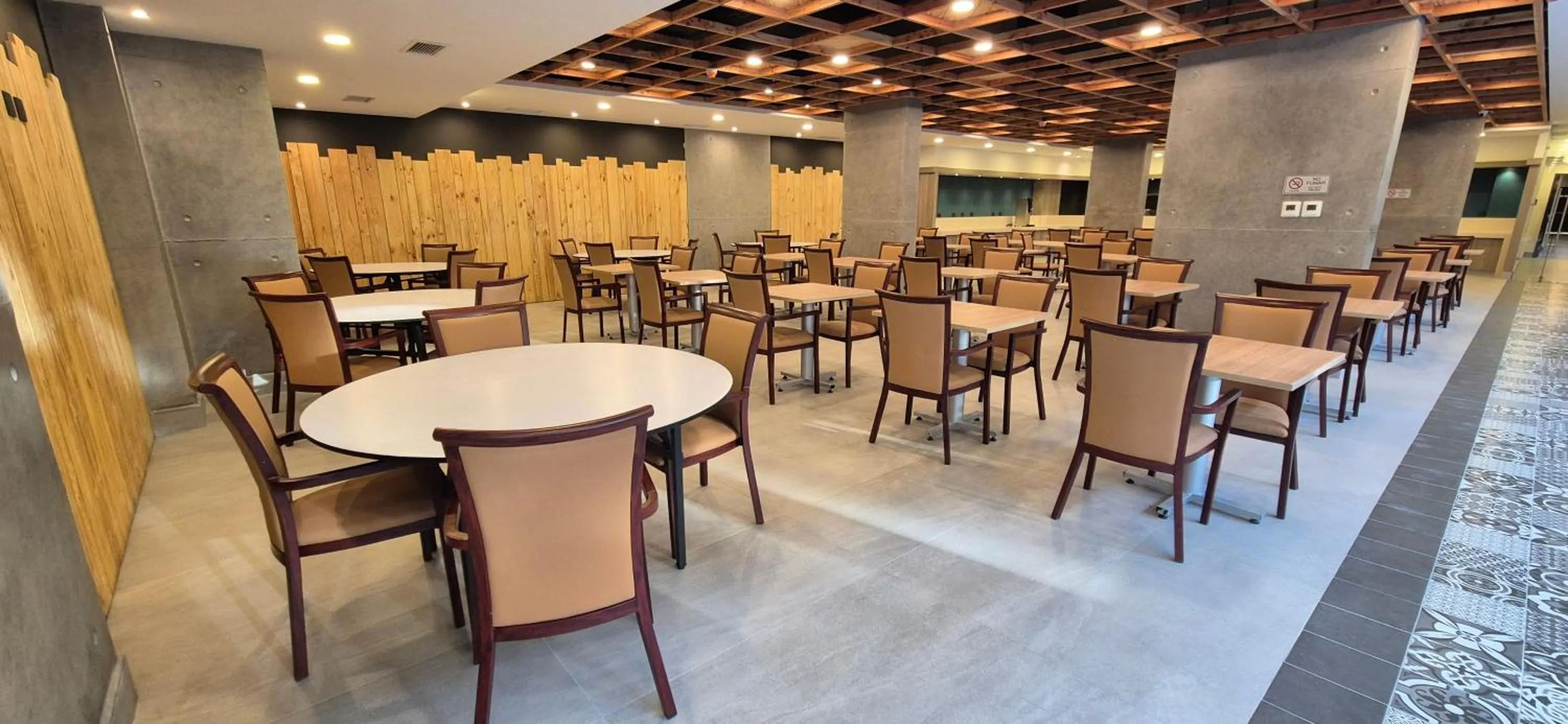 Restaurant/places to eat in Hotel Diego de Almagro La Serena Express