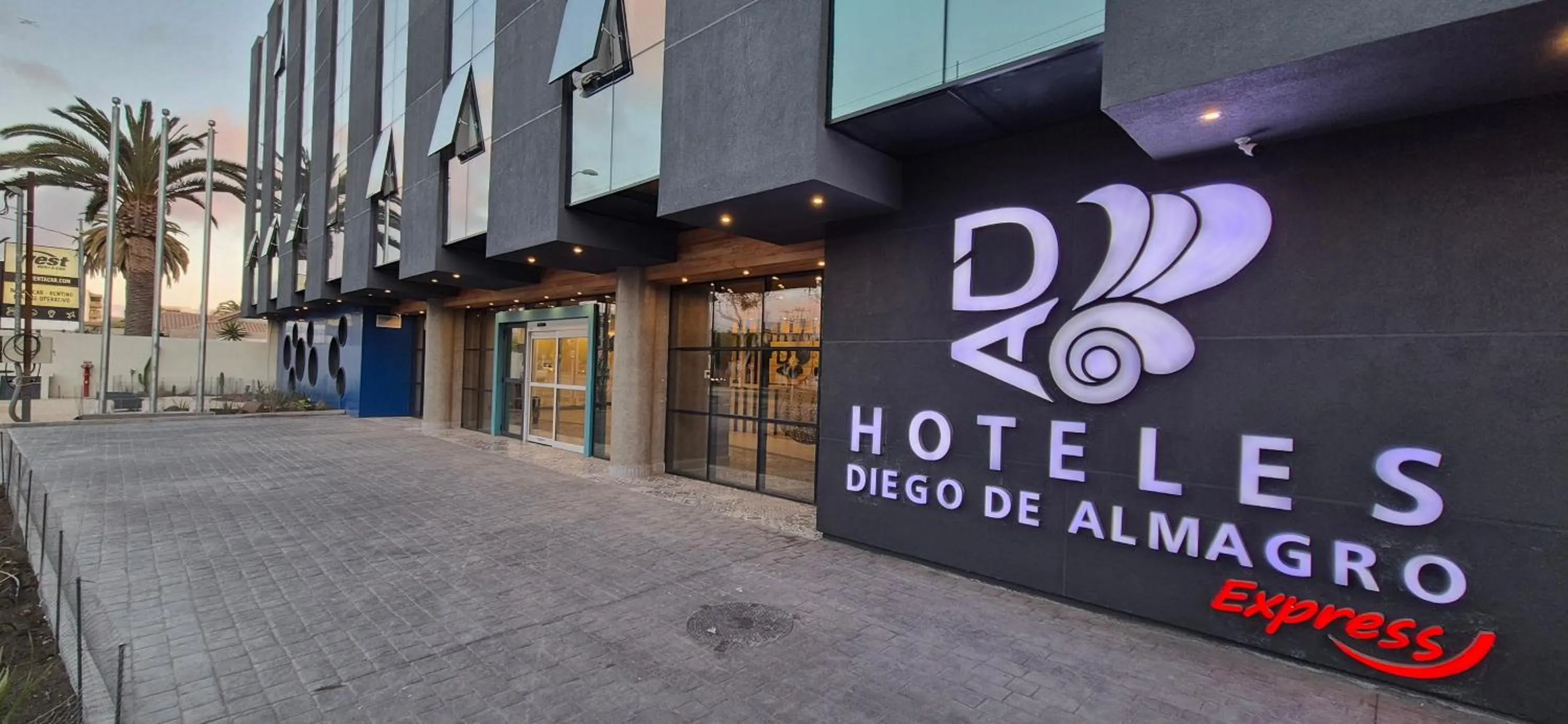 Property building in Hotel Diego de Almagro La Serena Express