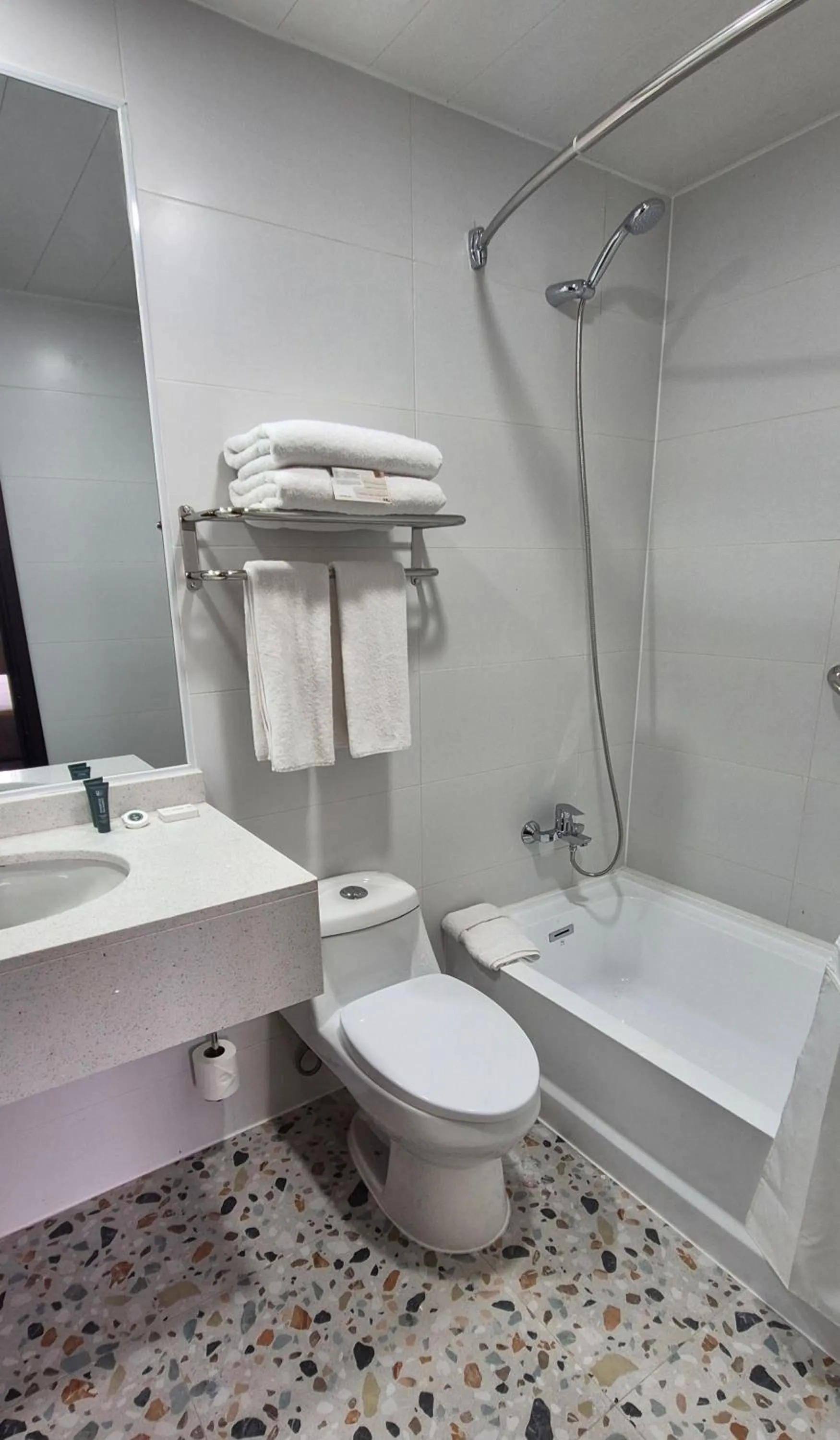 Hot Spring Bath in Hotel Diego de Almagro La Serena Express