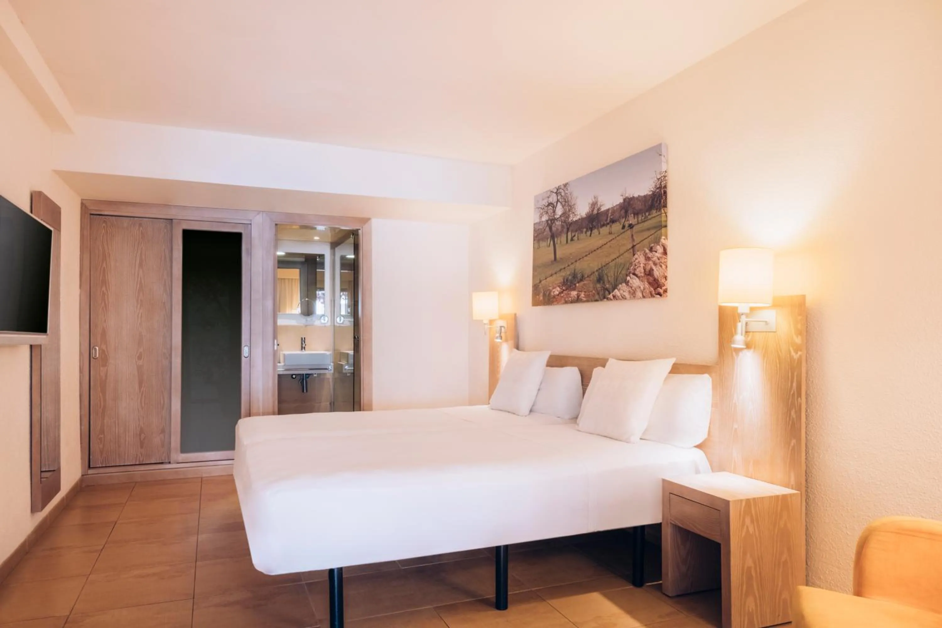 Bedroom, Bed in Iberostar Waves Pinos Park