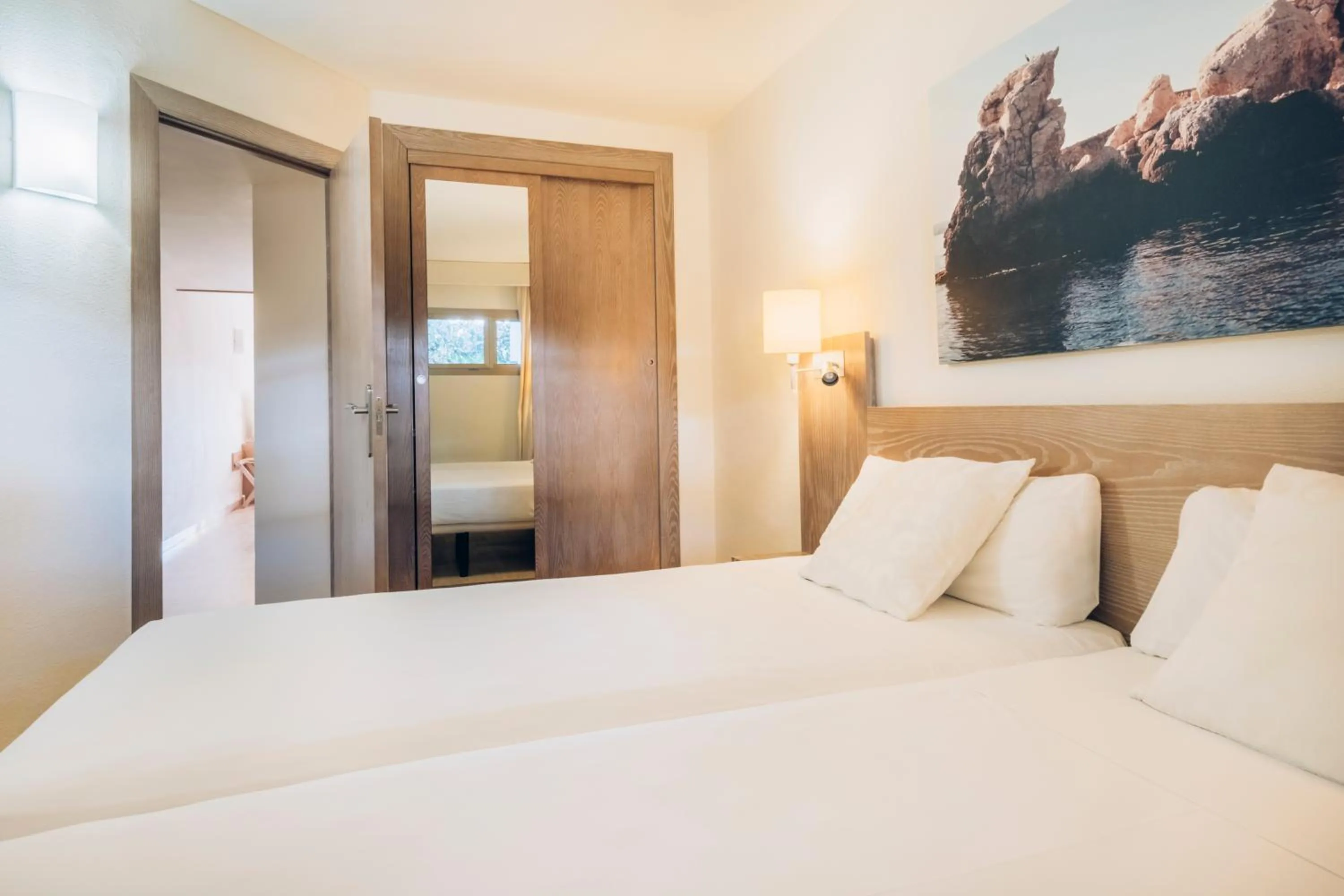 Photo of the whole room, Bed in Iberostar Waves Pinos Park