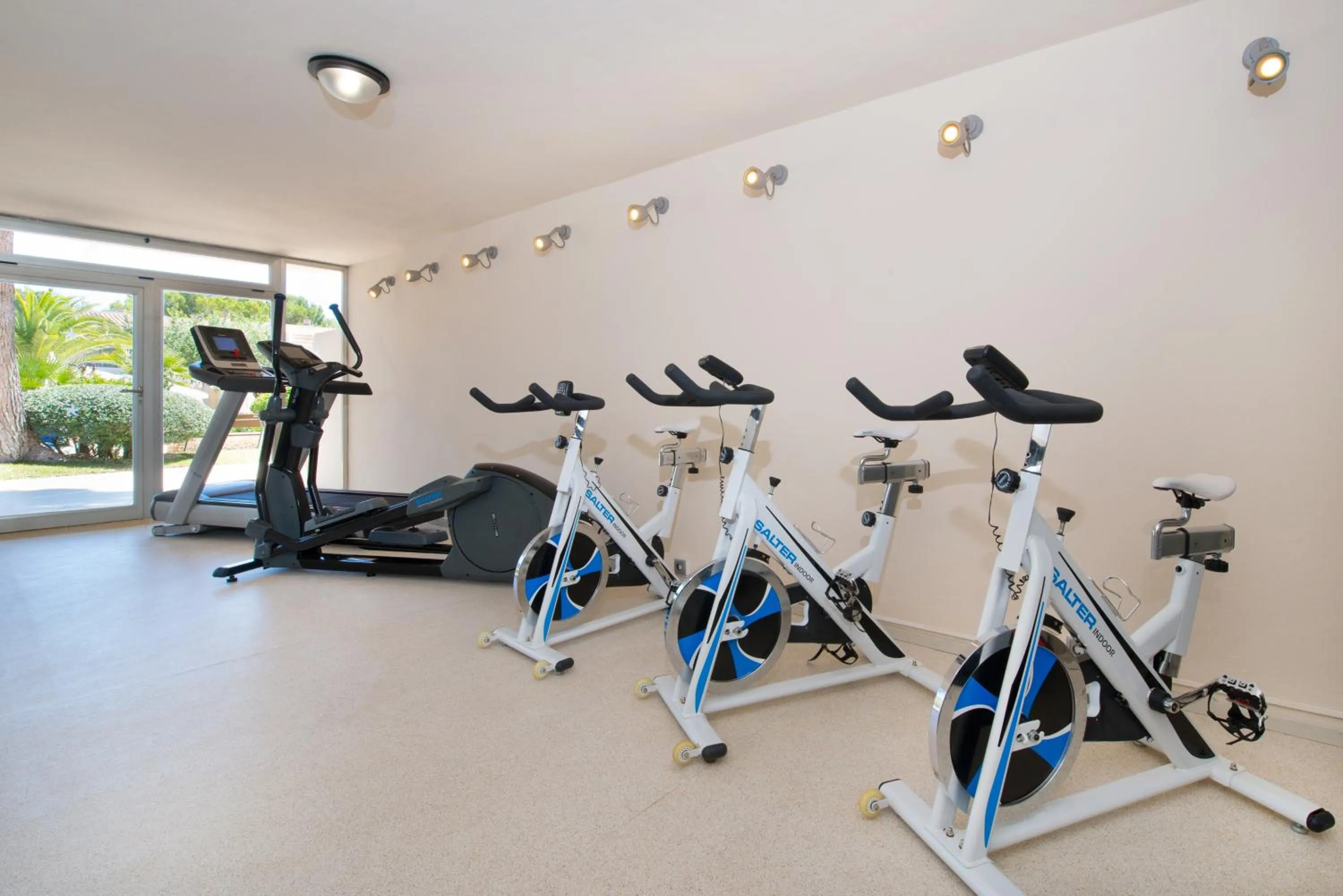Fitness centre/facilities in Iberostar Waves Pinos Park