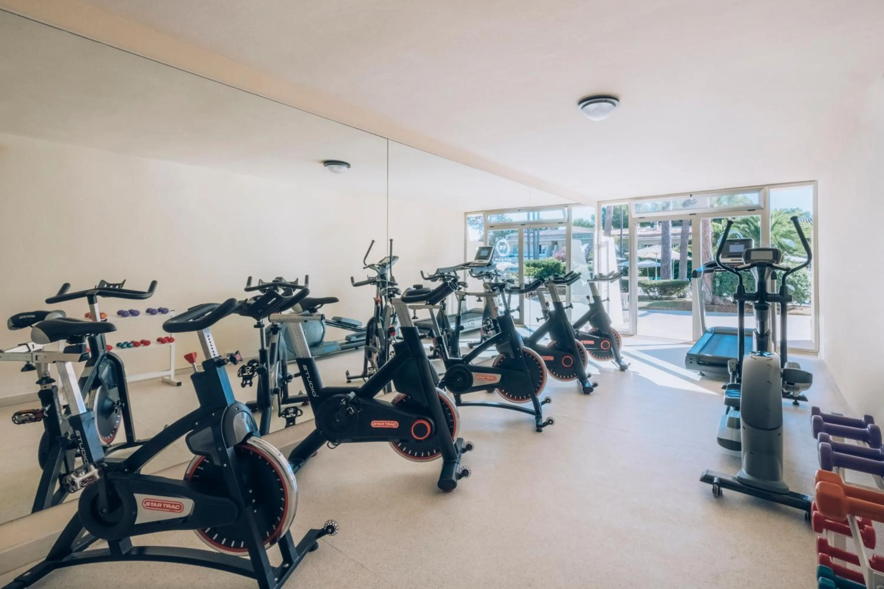 Fitness centre/facilities in Iberostar Waves Pinos Park