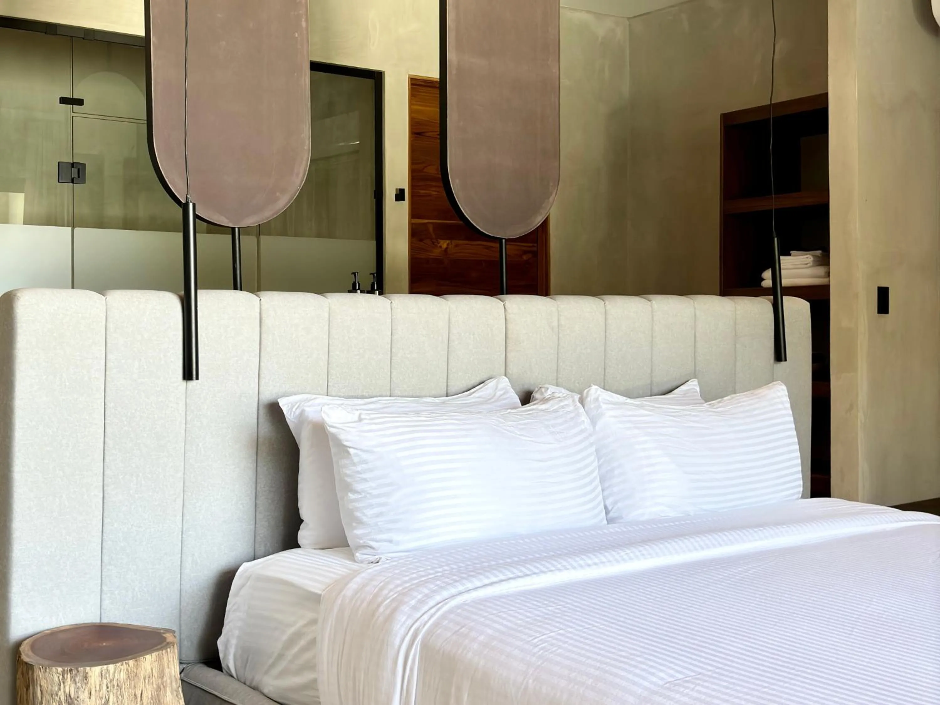 Bedroom, Bed in Blooma Boutique Hotel