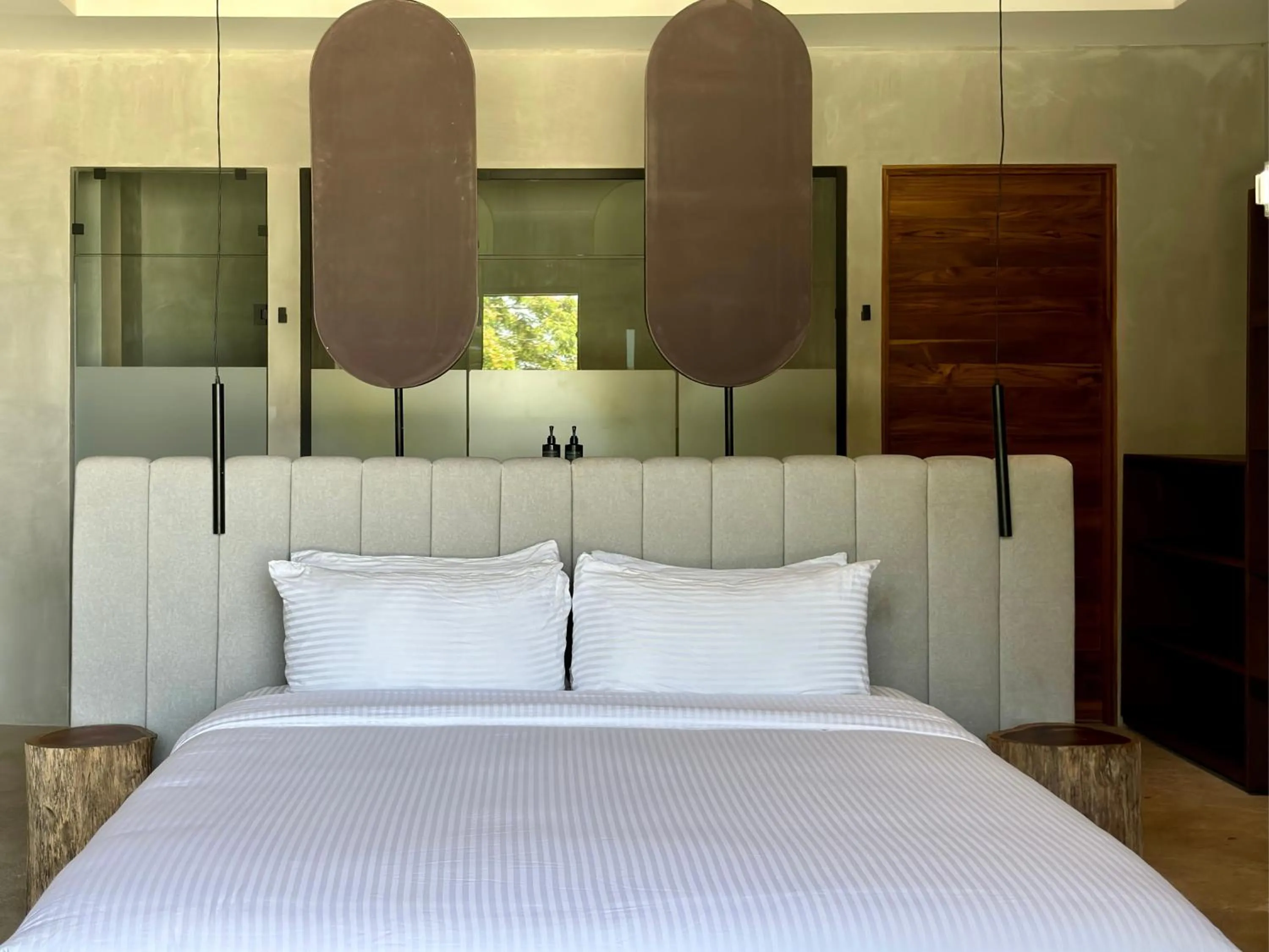 Bedroom, Bed in Blooma Boutique Hotel