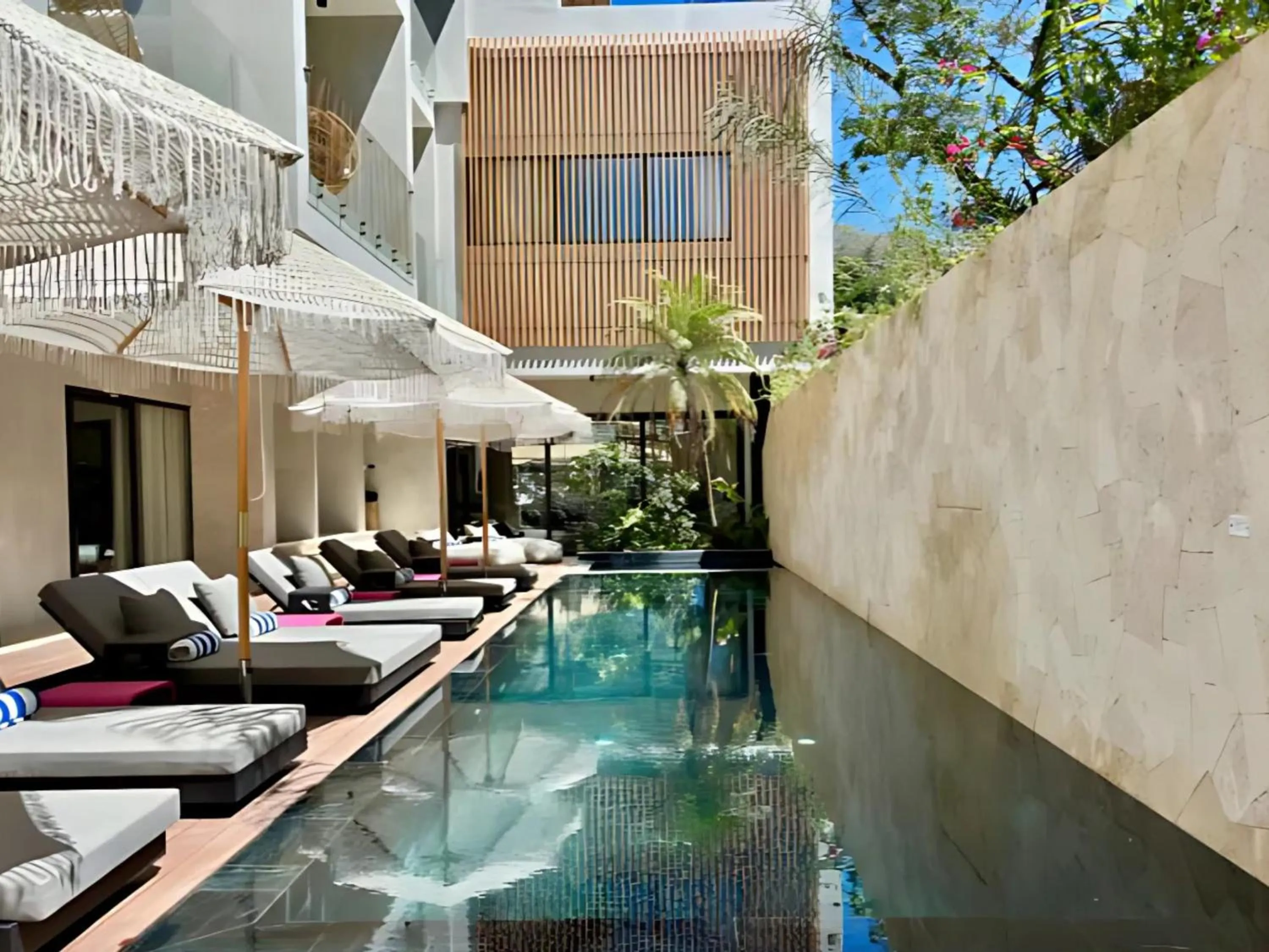 Swimming pool in Blooma Boutique Hotel