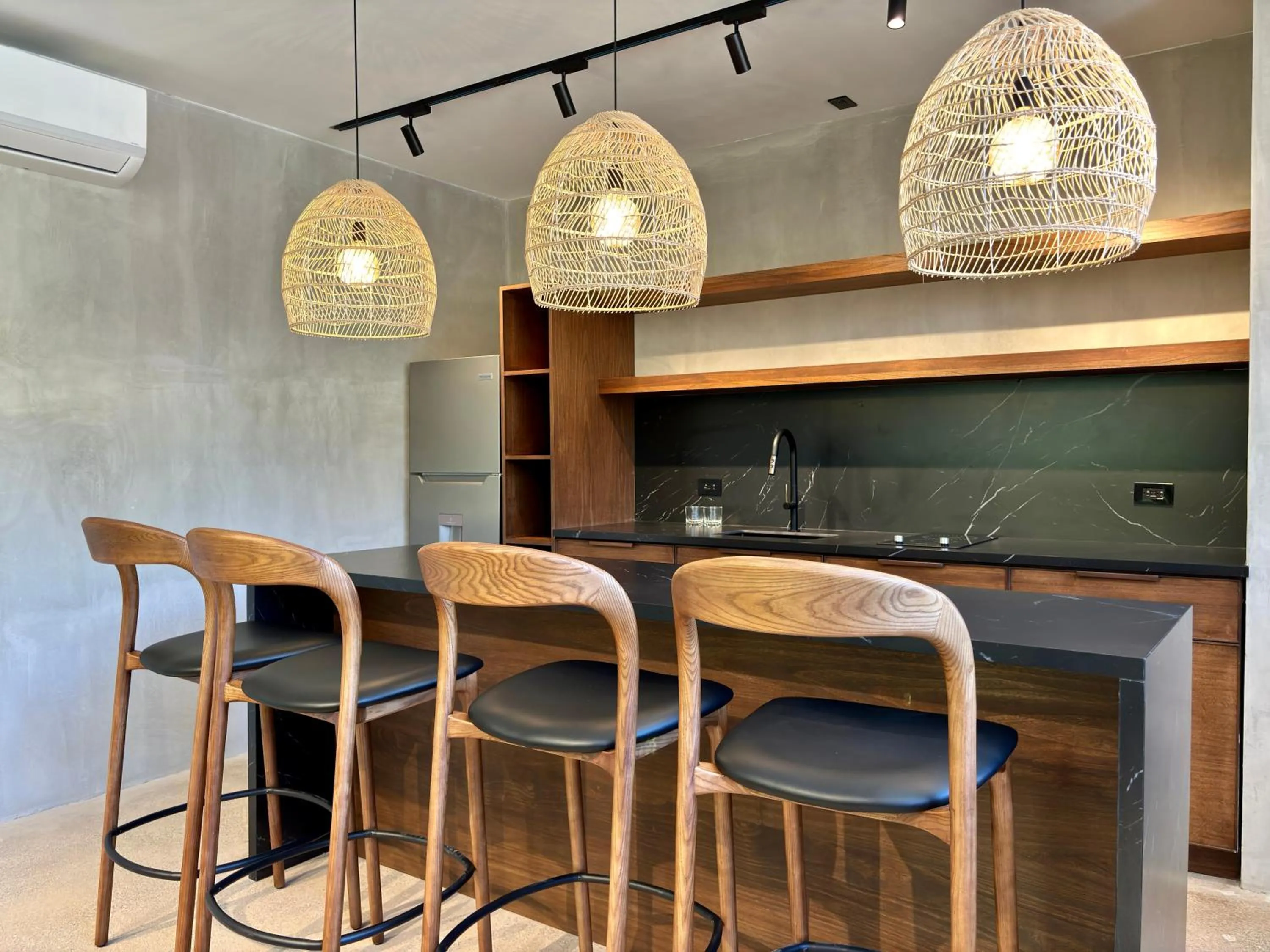 Kitchen or kitchenette in Blooma Boutique Hotel