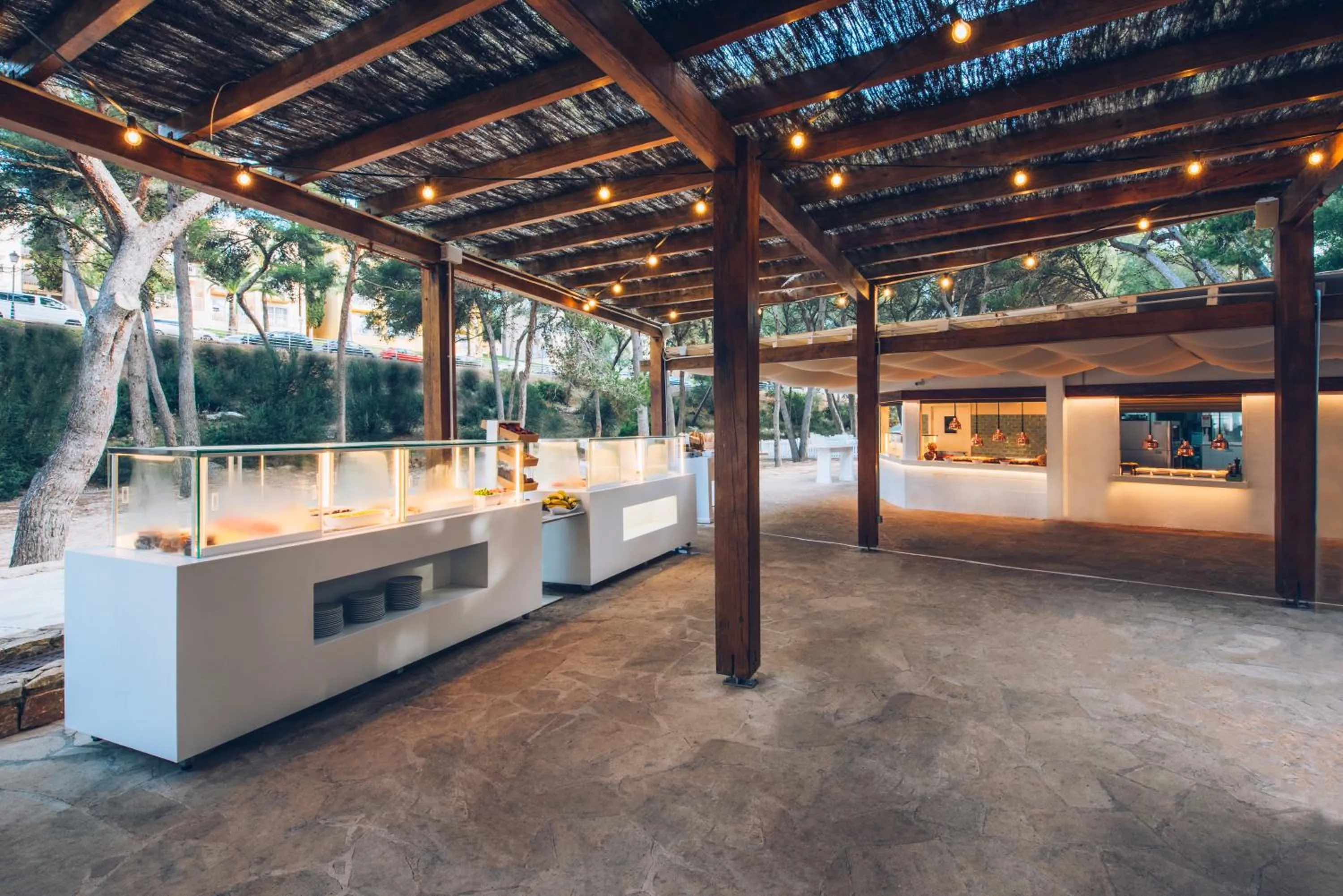 Restaurant/places to eat in Iberostar Waves Club Cala Barca All Inclusive