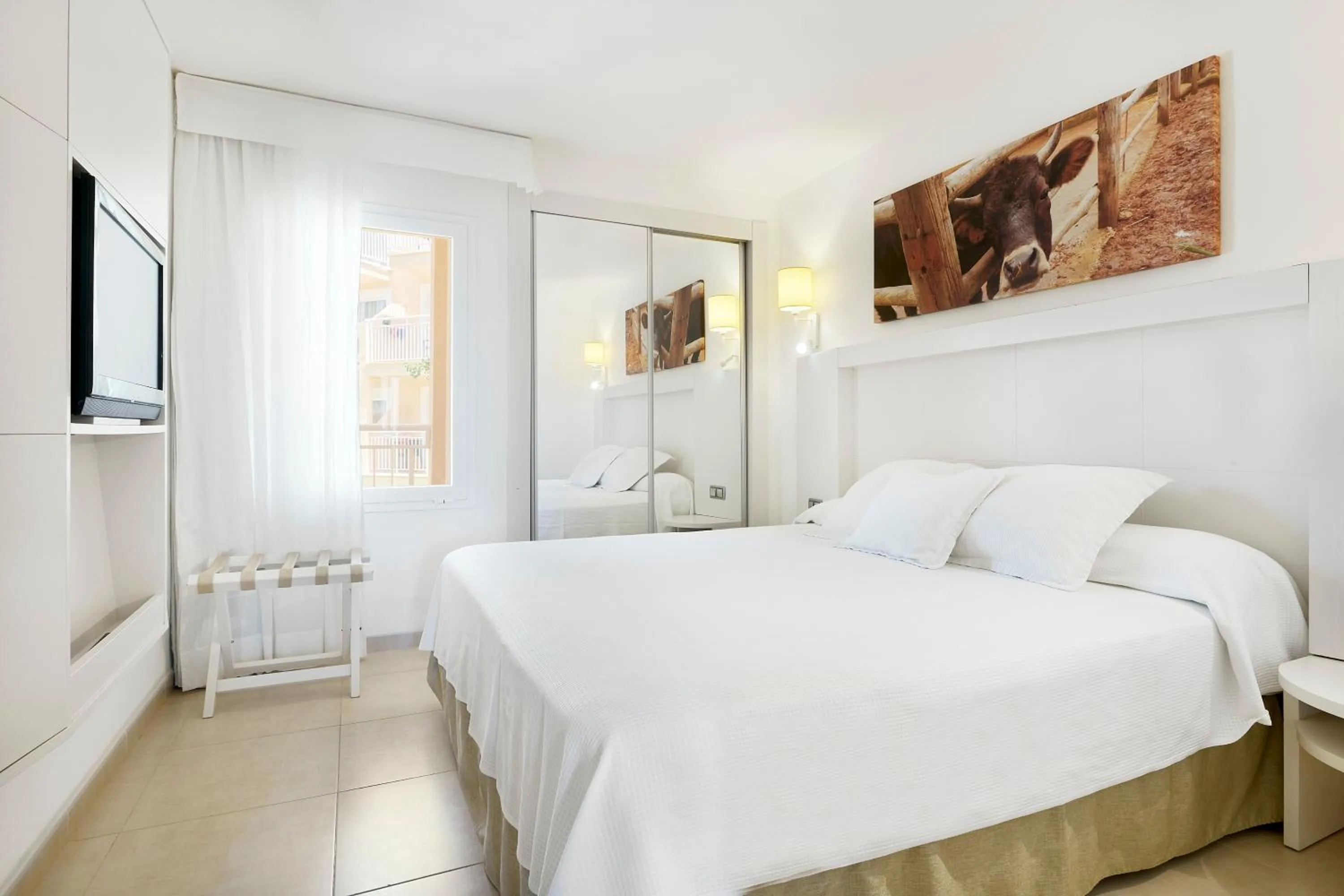 Bed in Iberostar Waves Club Cala Barca All Inclusive