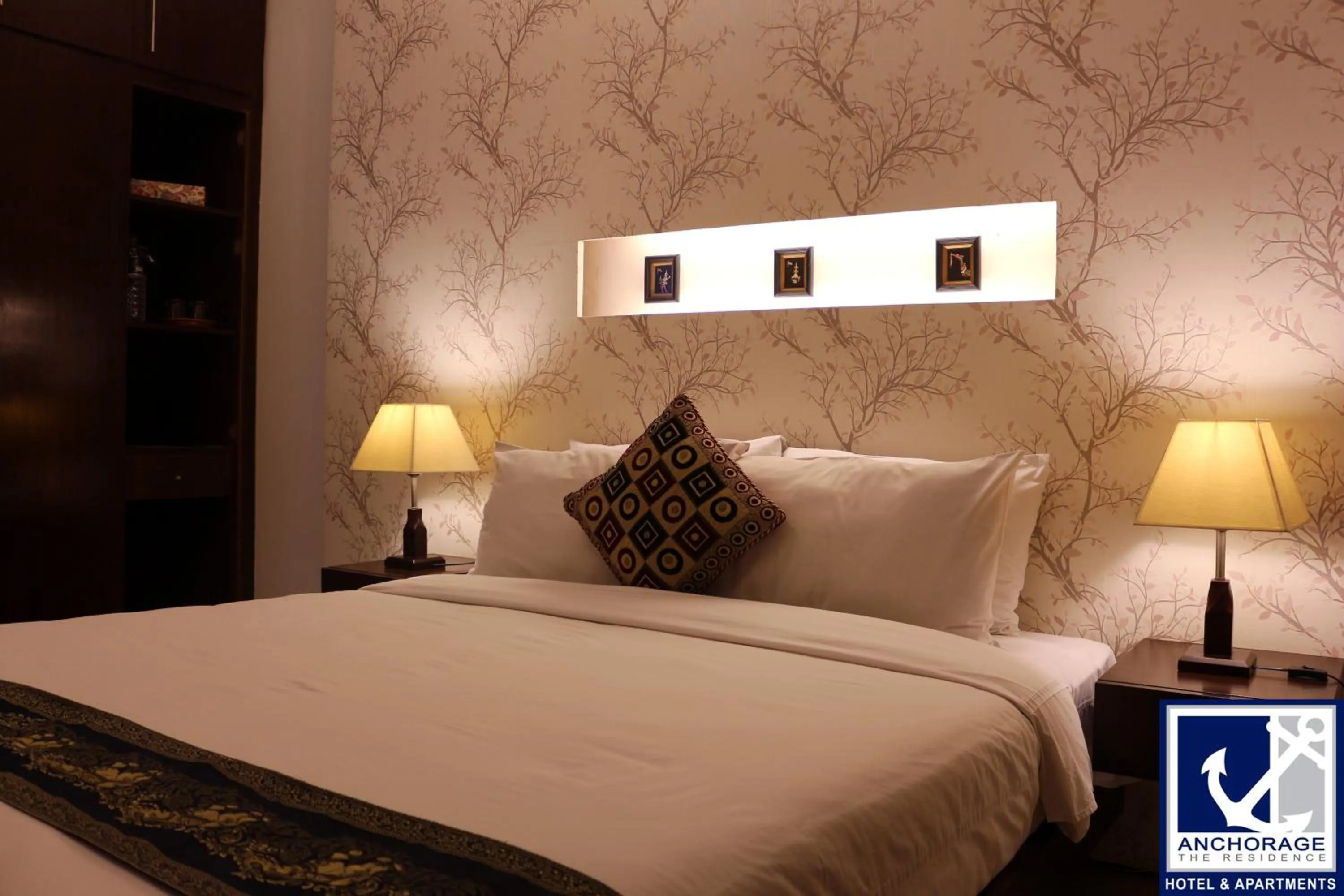 Bed in Anchorage The Residence