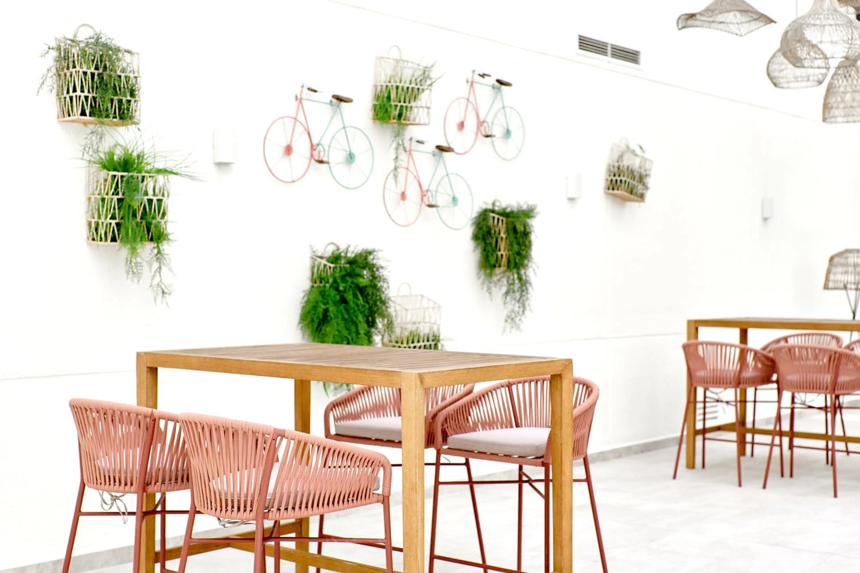 Lounge or bar in Iberostar Waves Cristina