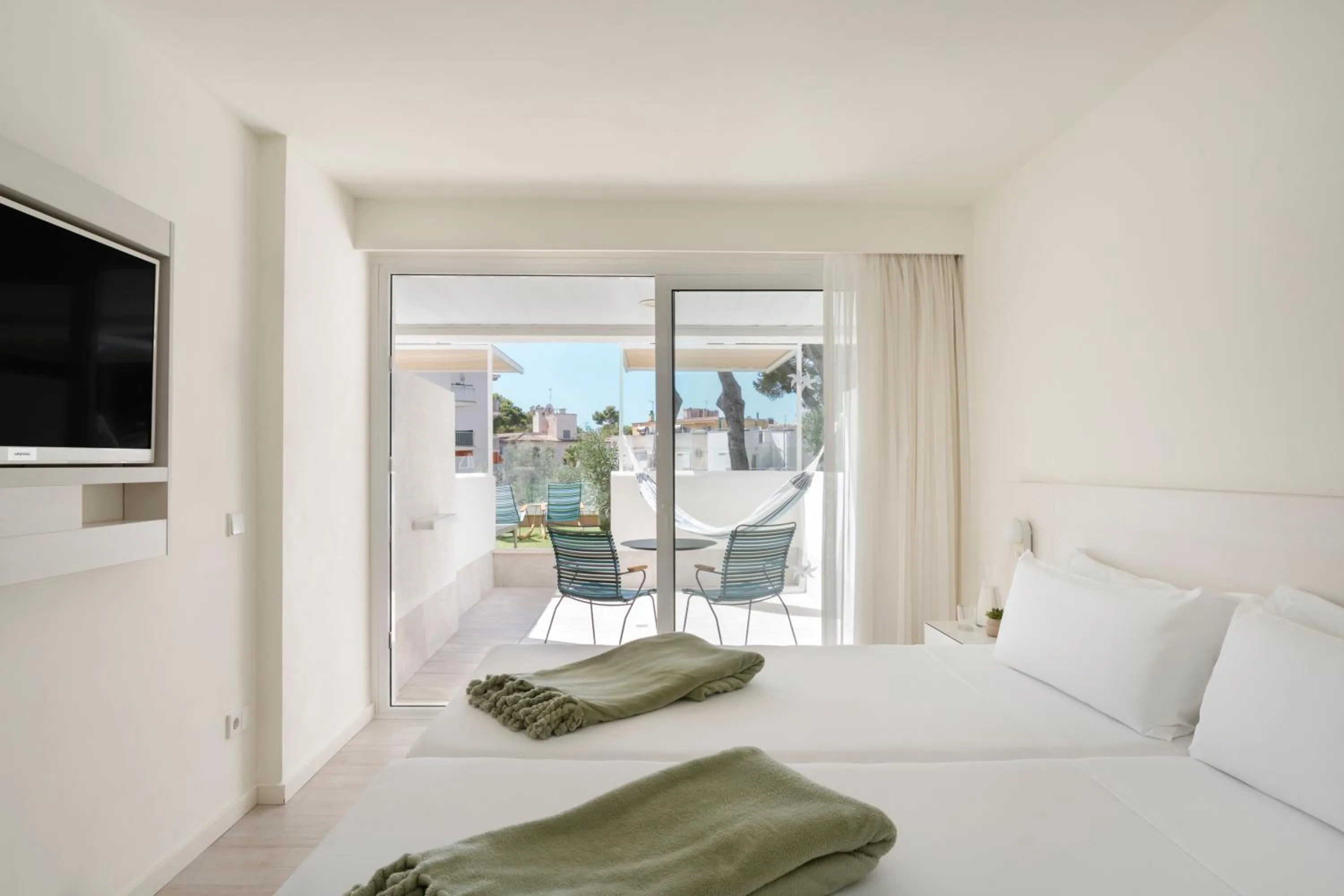 Bedroom, Bed in Iberostar Waves Cristina