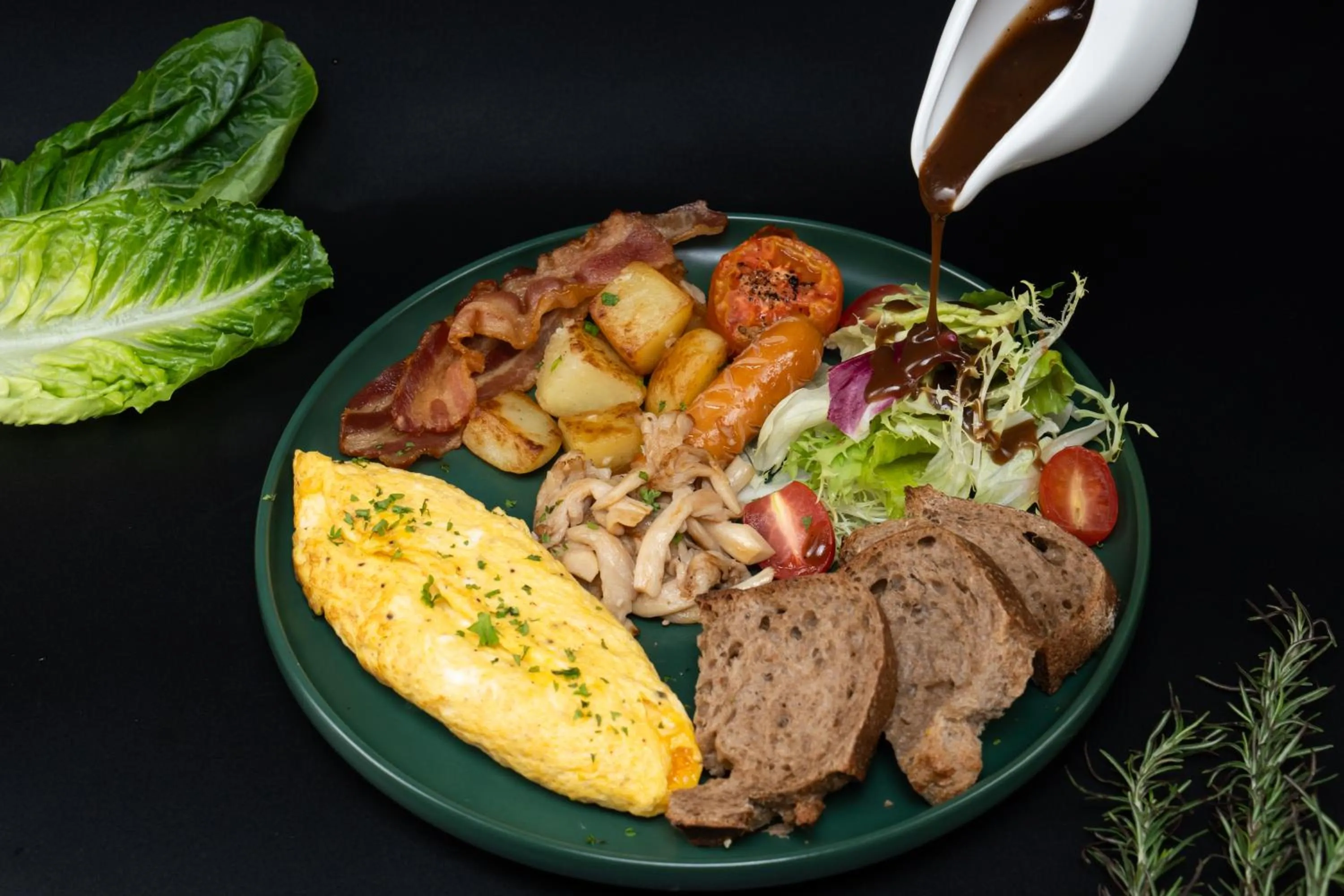 Food and drinks in Angkor Mansion & Residence