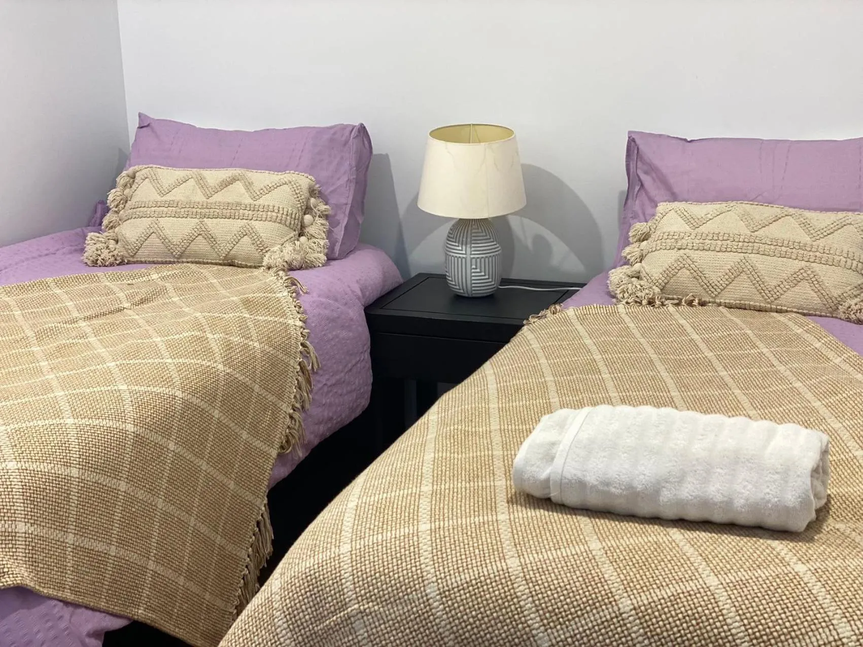 Bedroom, Bed in La Jolla Holiday Broadbeach